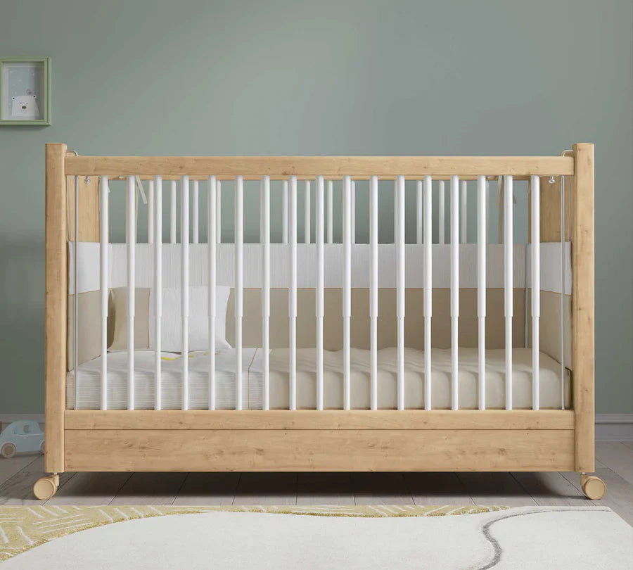 Бебешка кошара «Mocha» с въртящи колелца и подвижна преграда, за матрак 60х120см