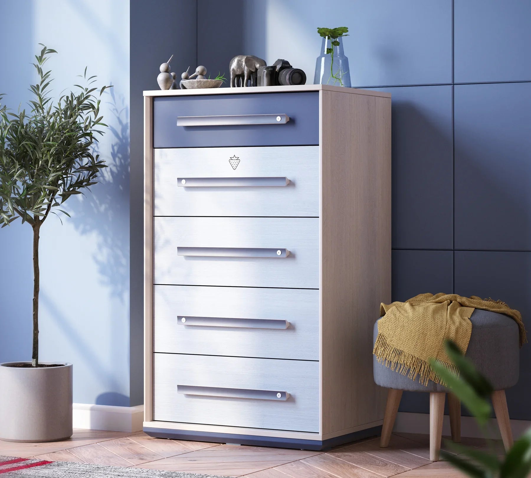 Скрин «Trio» с пет чекмеджета, размер 60х103х46см