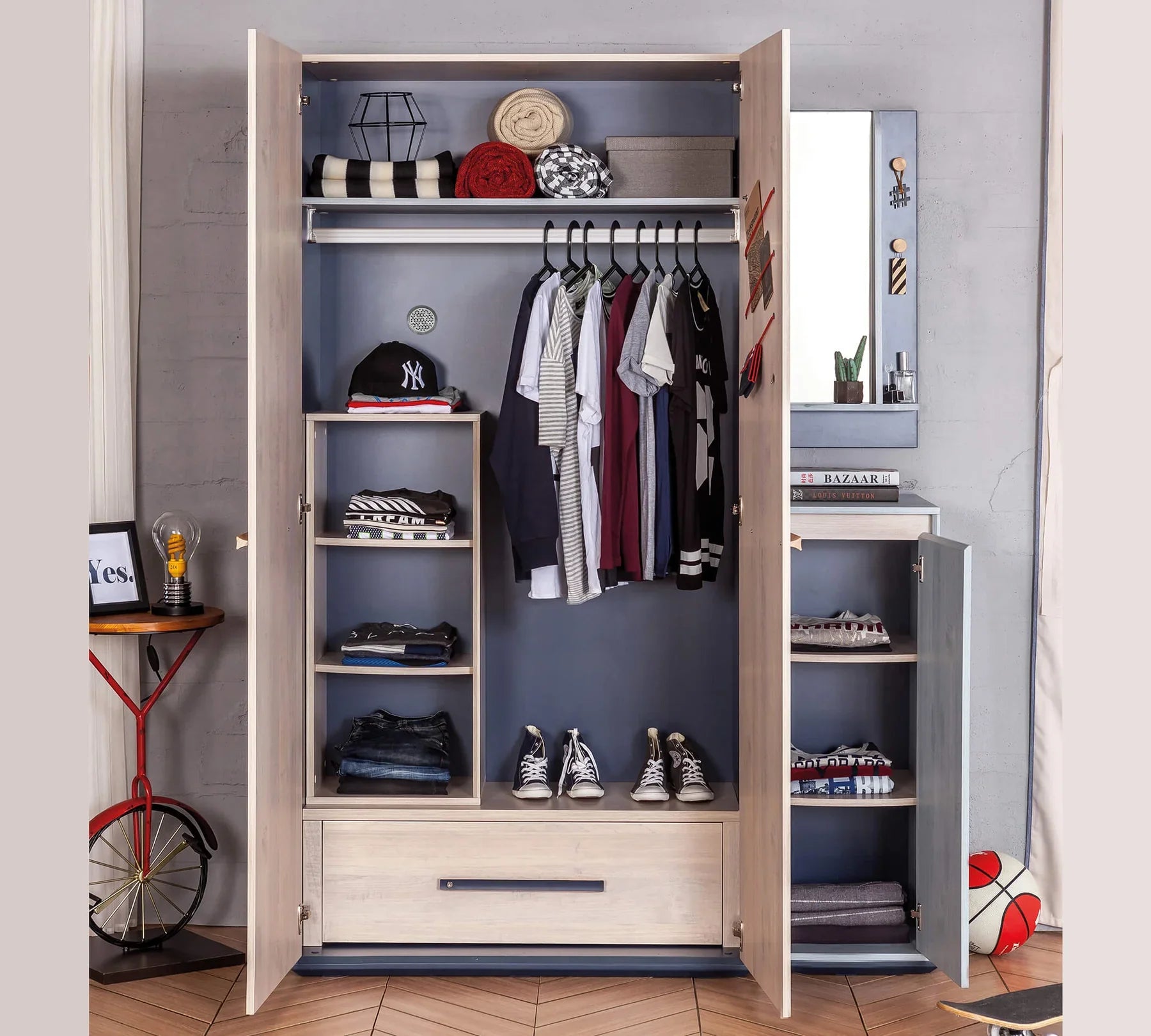 Двукрилен гардероб «Trio» - чекмеджета, ширина 101см