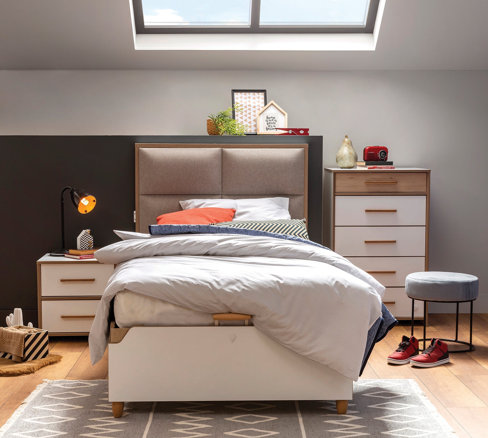 Легло «Modera» + табла - с място за съхранение, повдигащ механизъм