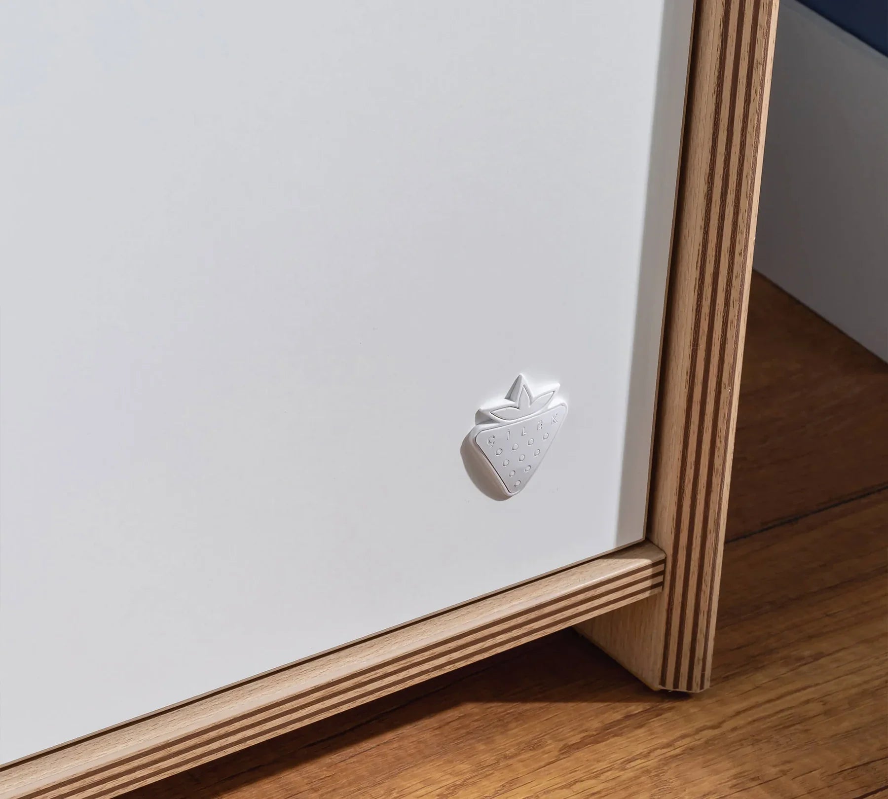 Двукрилен гардероб «Modera» - рафтове, ширина 103см