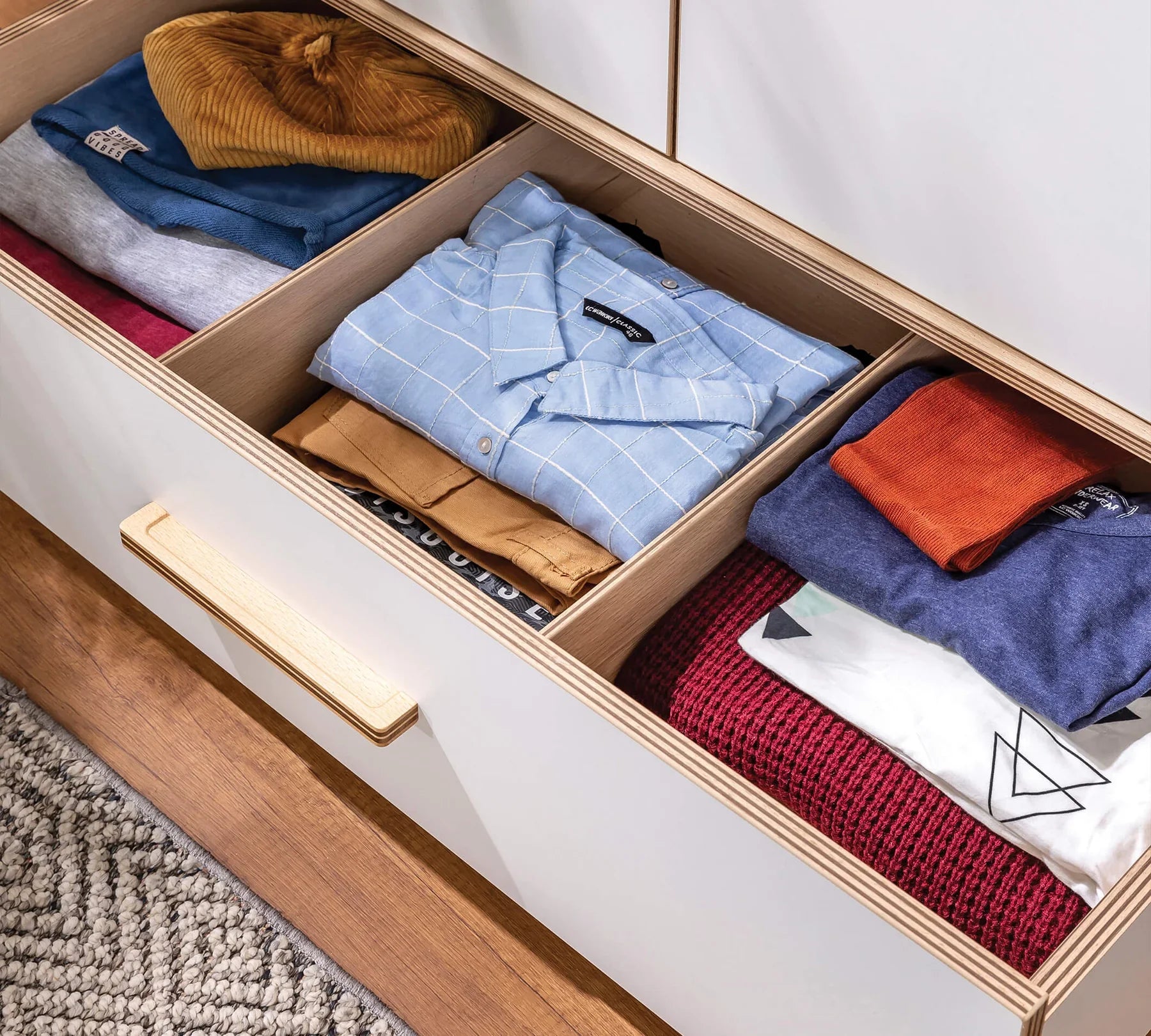 Трикрилен гардероб «Modera» - ширина 138см