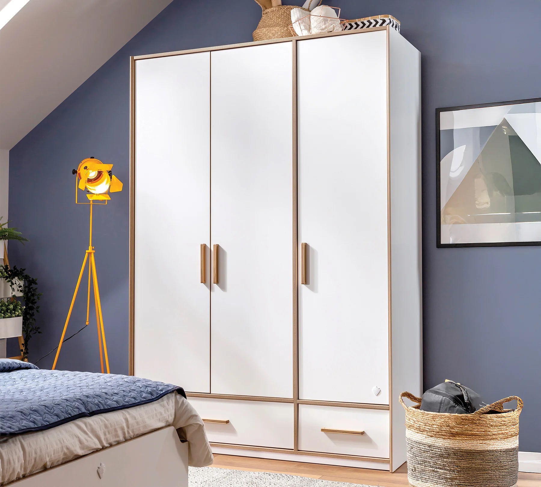 Трикрилен гардероб «Modera New» - ширина 138см