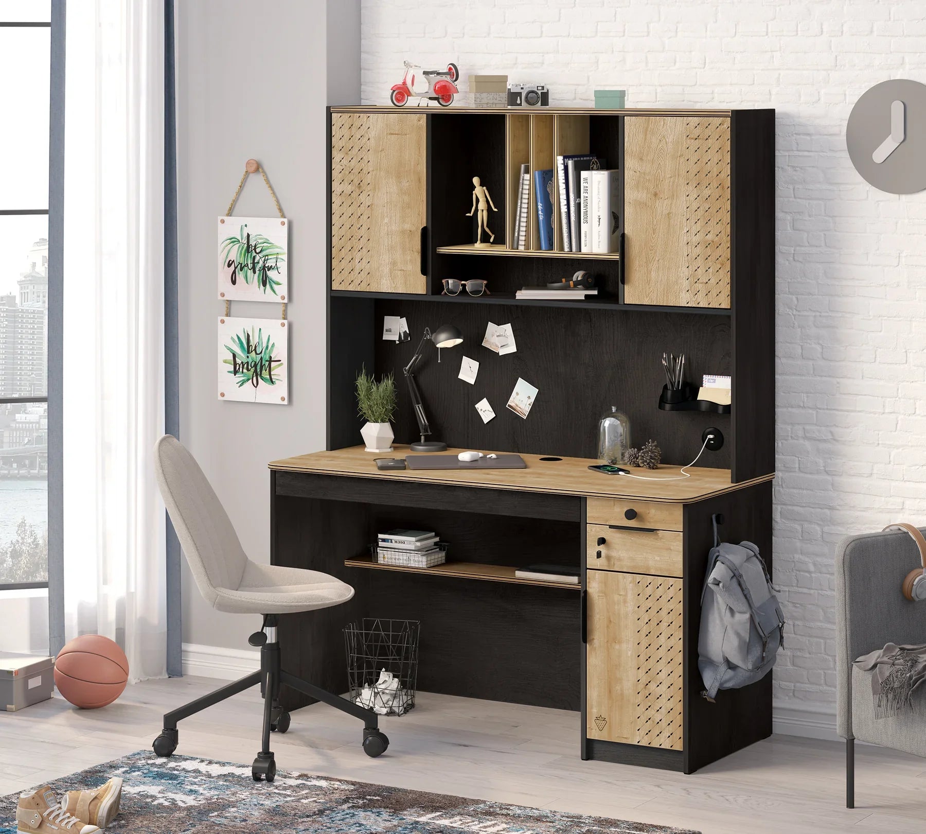 Надстройка за бюро «Black» + USB зарядна станция, размер 136х105х29см