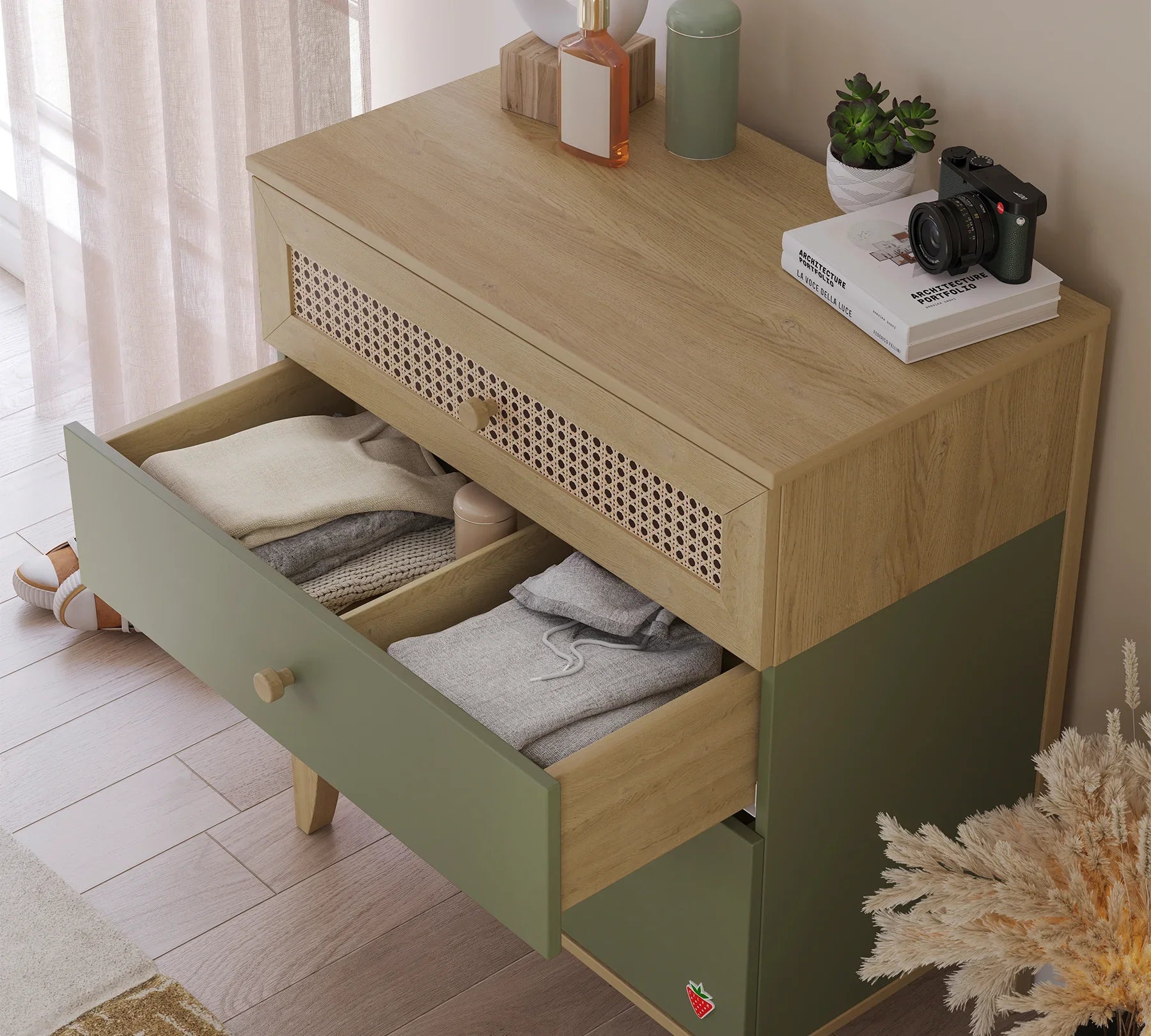 Скрин «Loof» с три чекмеджета, размер 75х85х42см