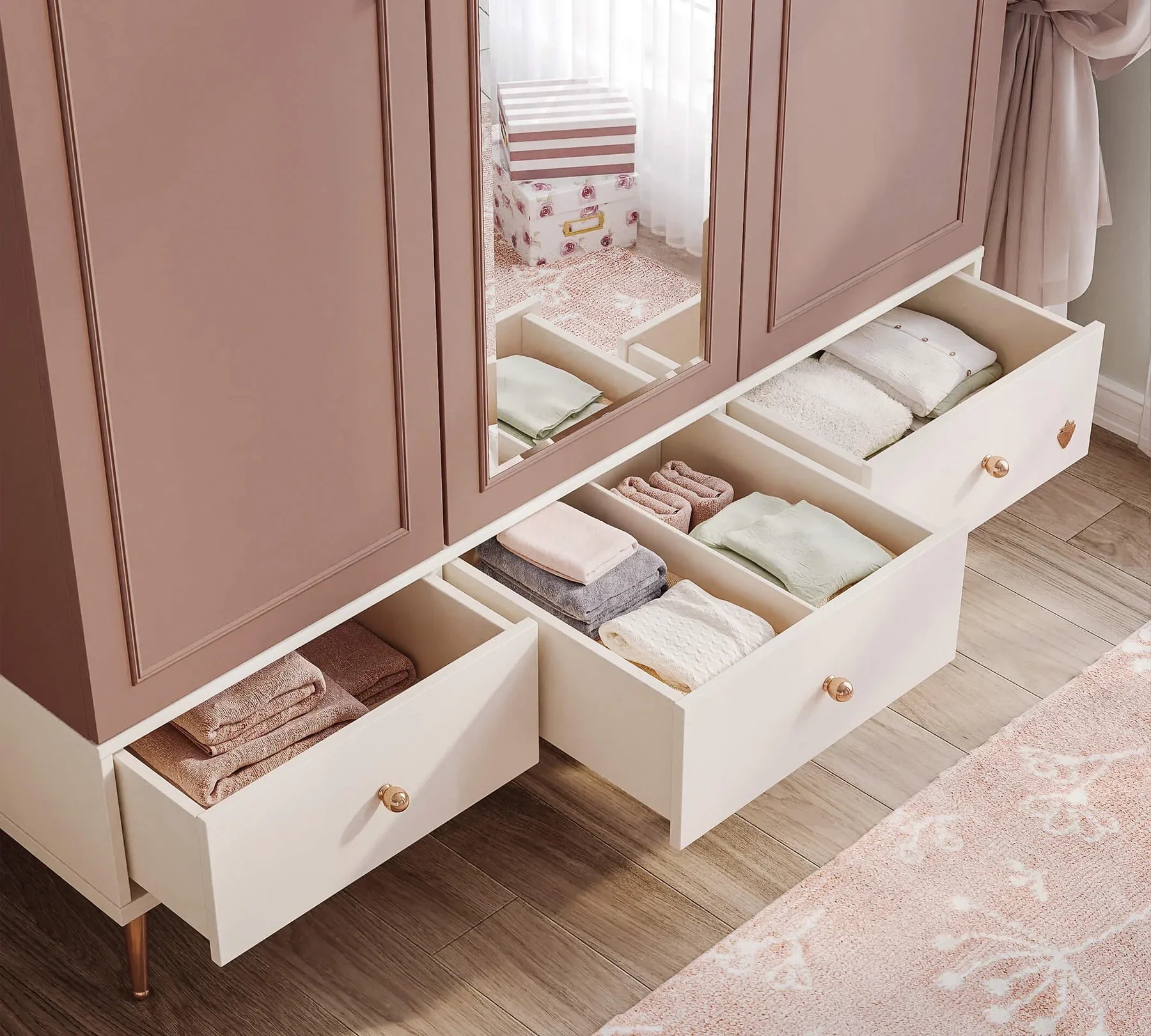 Трикрилен гардероб «Elegance» с огледална врата, ширина 145см