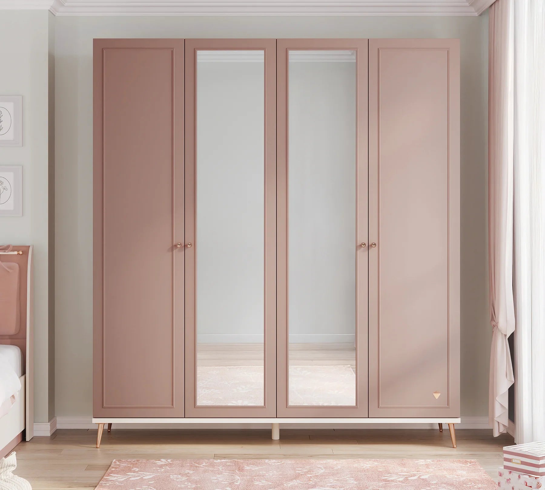 Четирикрилен гардероб Elegance