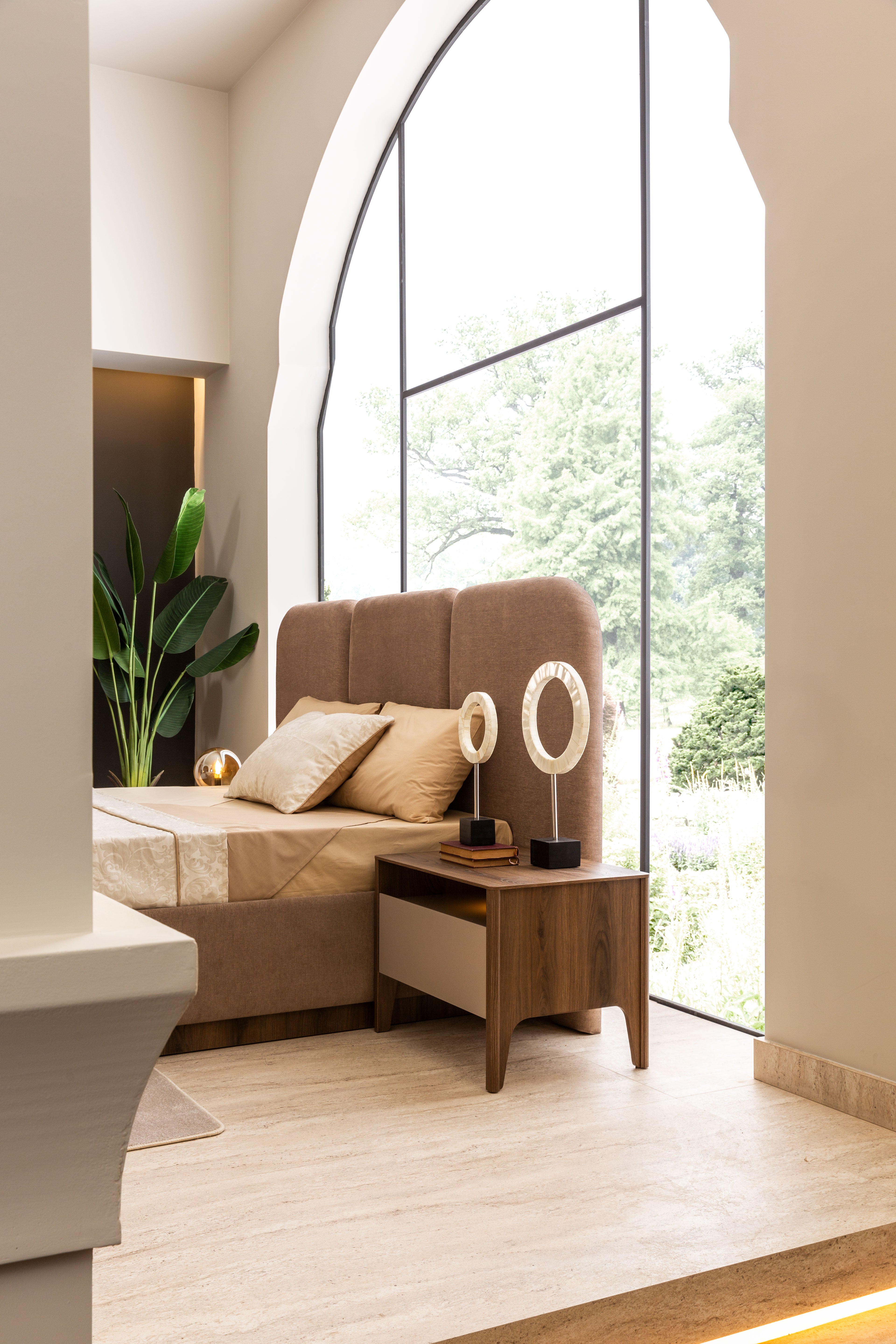 Нощно шкафче «Tilsim» + чекмедже и рафт с LED осветление, размер 68х50х48см