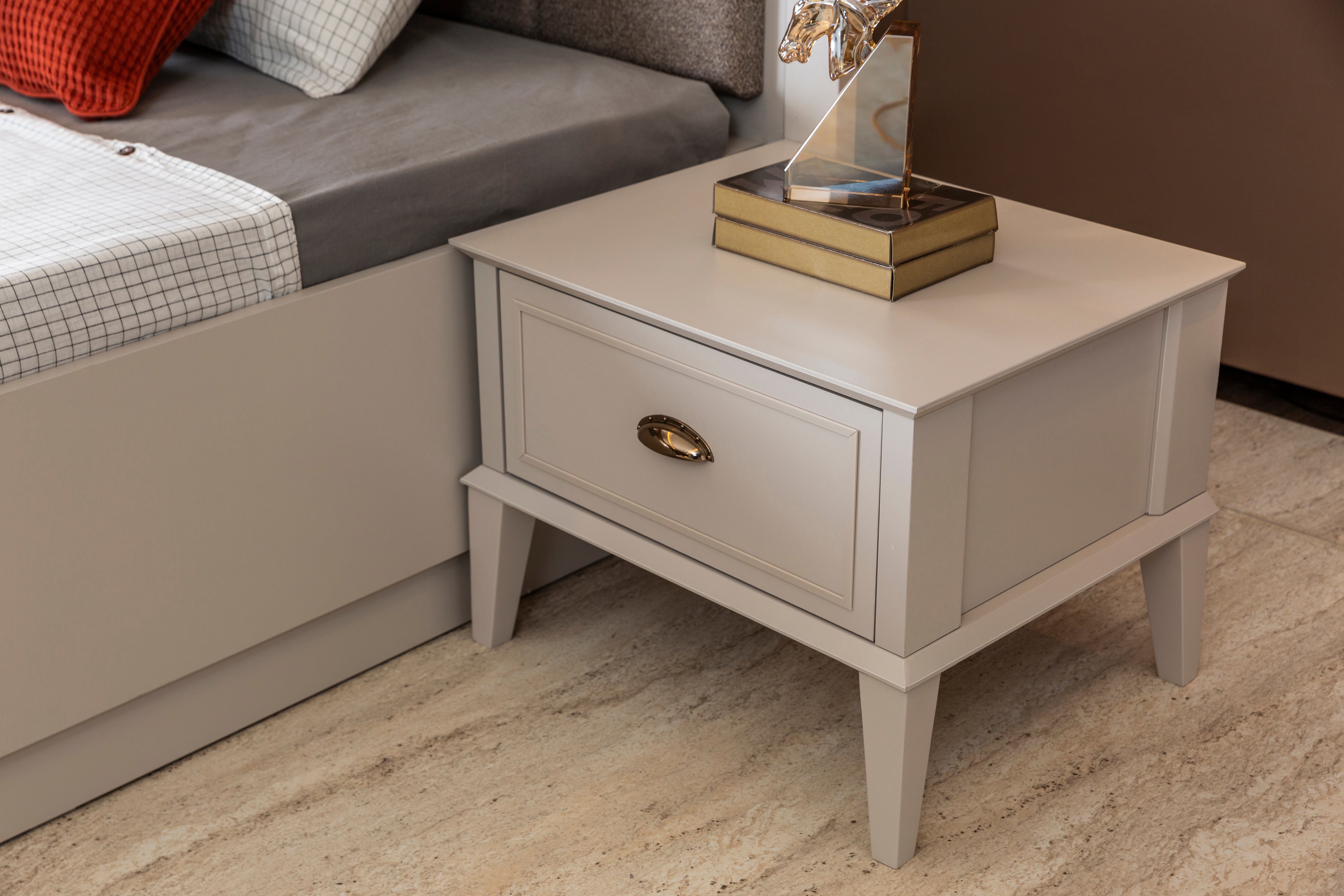 Нощно шкафче  «Alacati Teen» + чекмедже, размер 55х42х45см