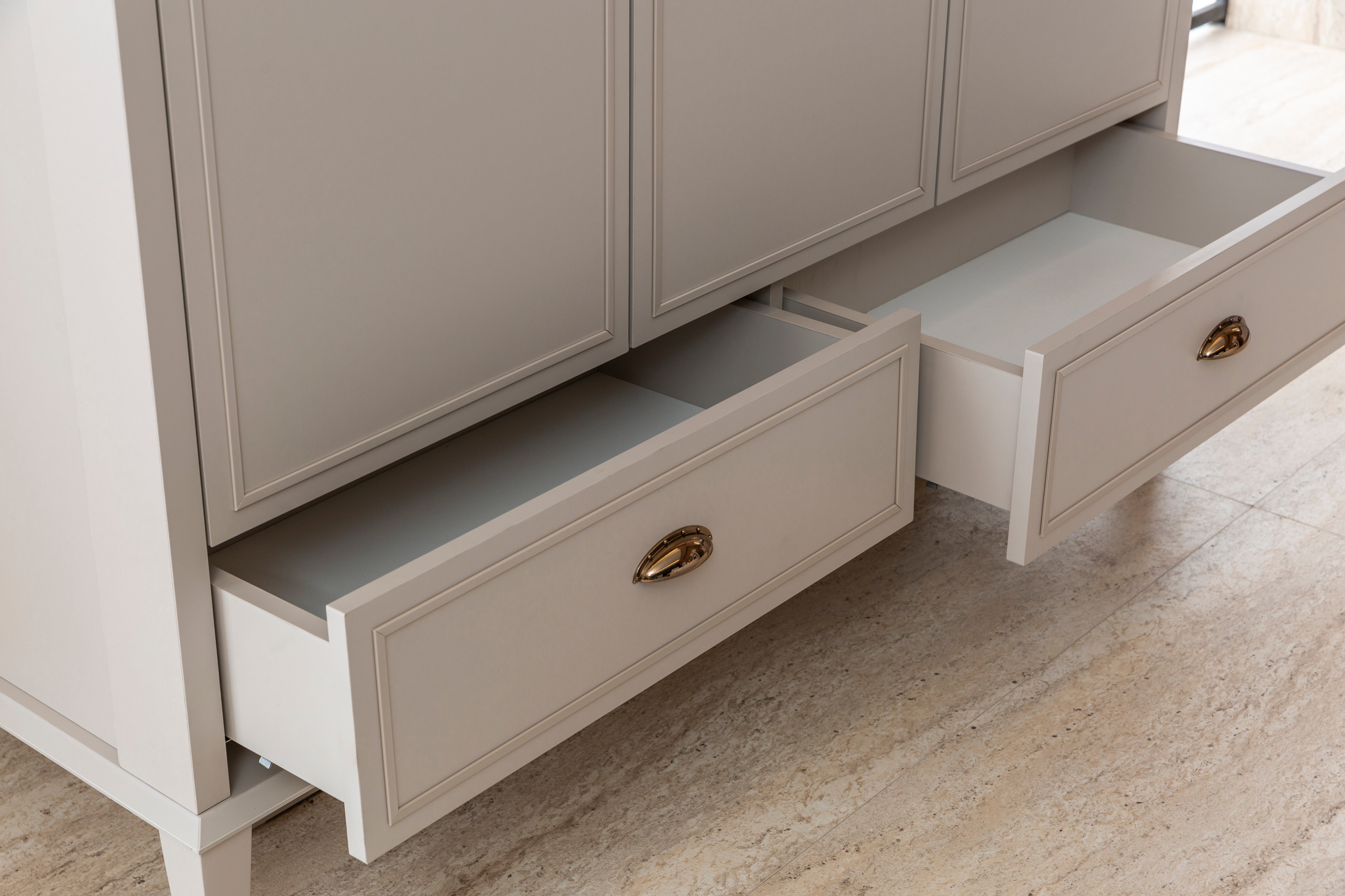 Трикрилен гардероб «Alacati» - ширина 140см