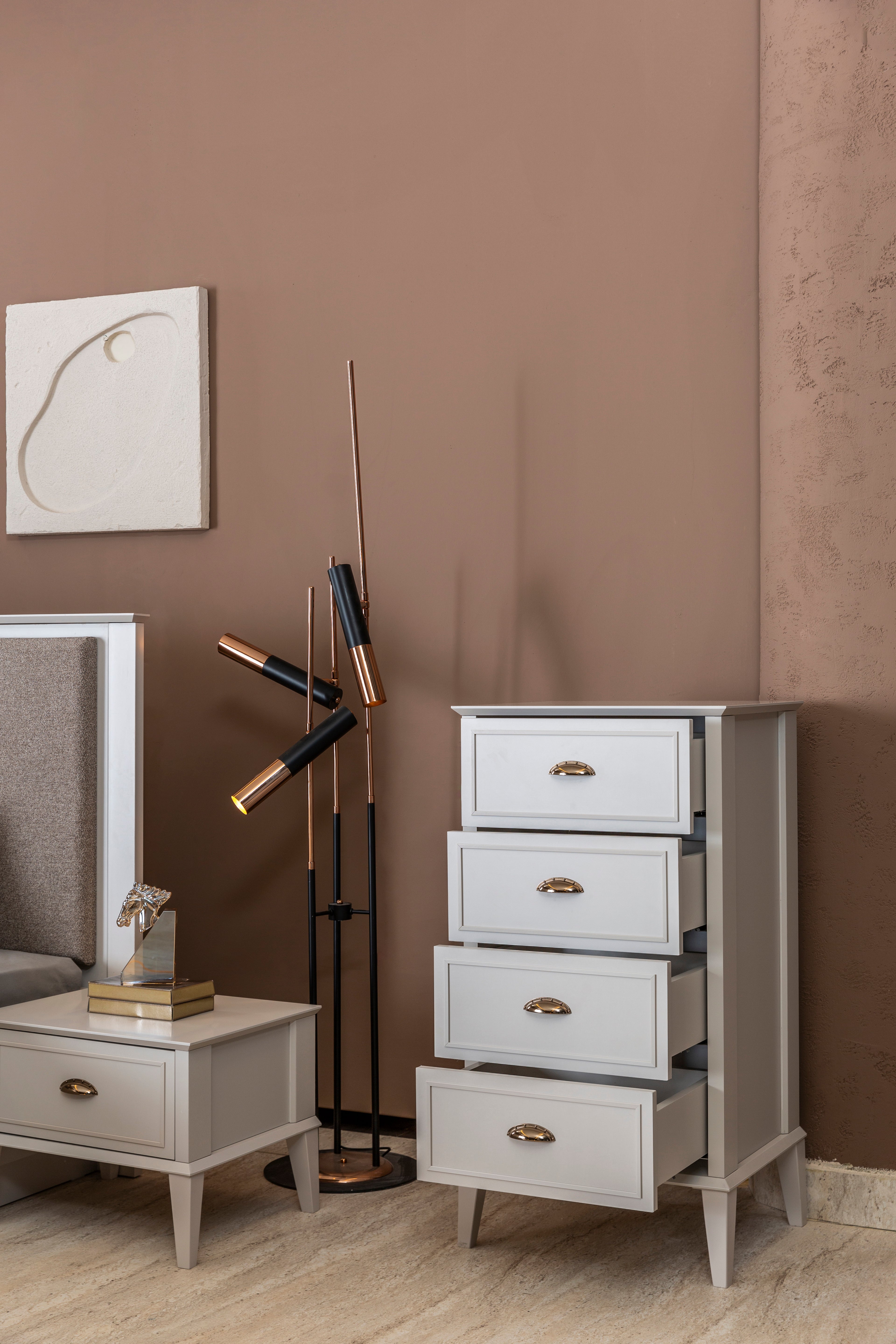 Скрин «Alacati Teen» с четири чекмеджета, размер 55х103х45см