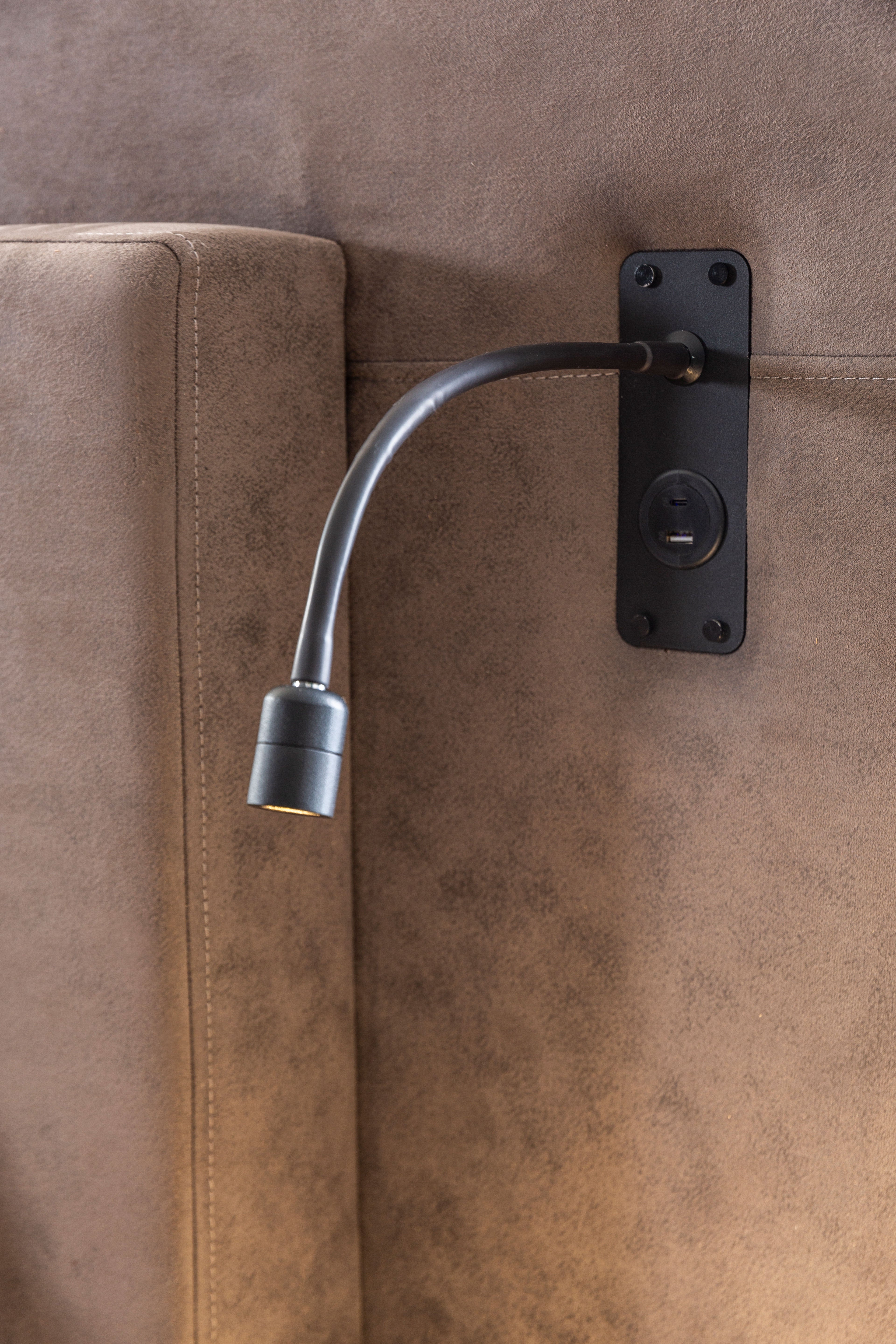 Тапицирано легло «Vitra» + табла с осветление - с място за съхранение, повдигащ механизъм