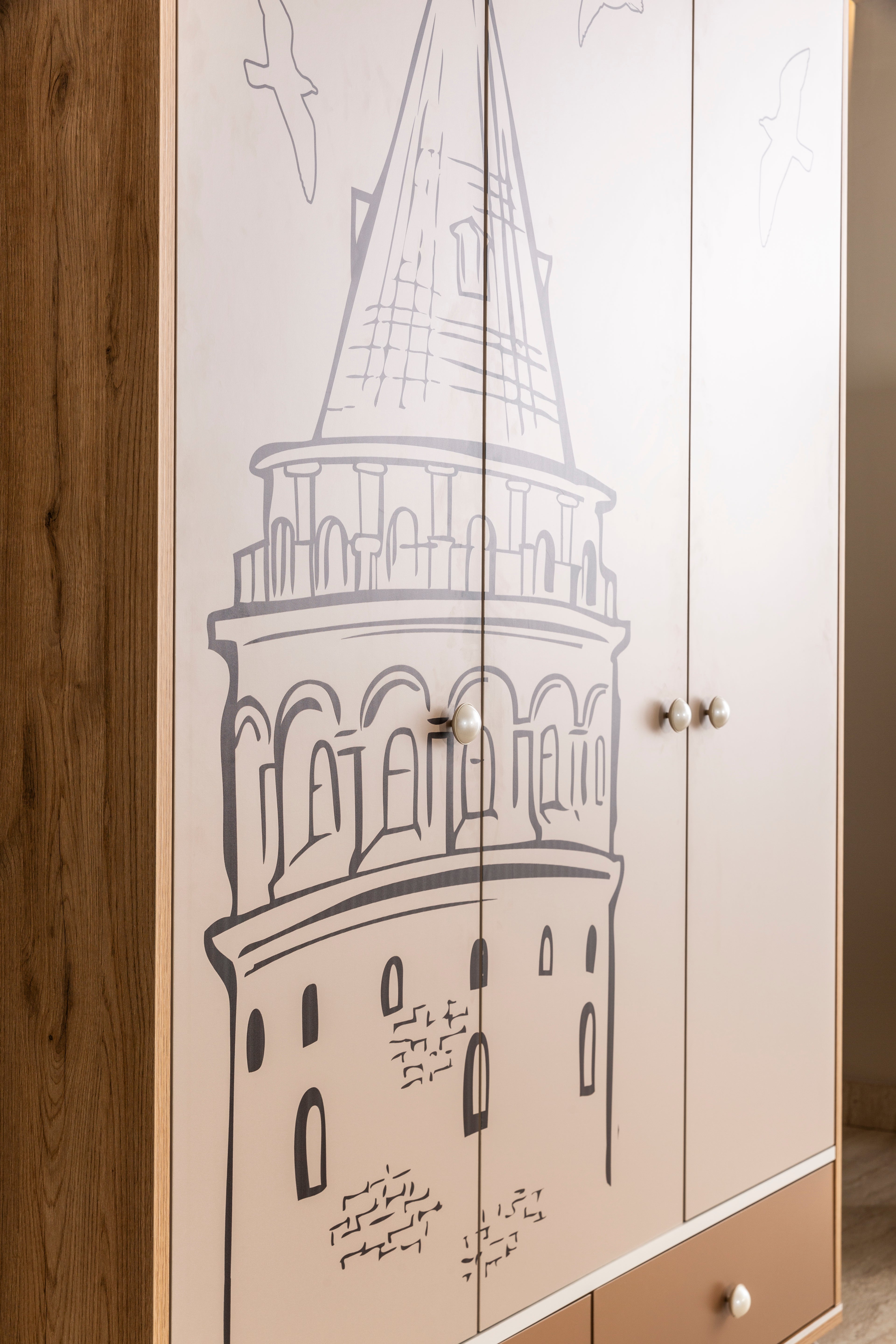 Трикрилен гардероб «Galata» - ширина 142см