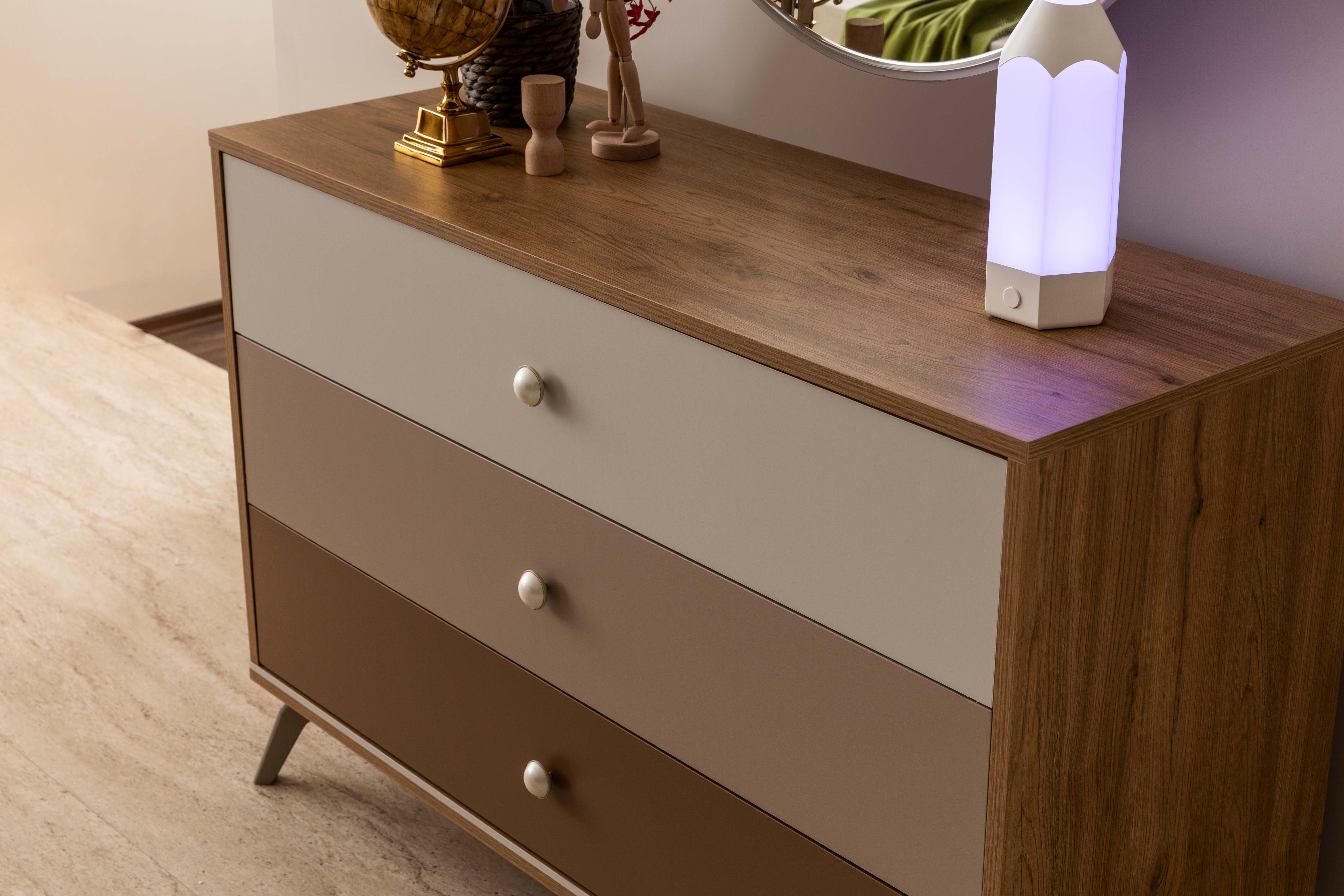 Скрин «Galata Teen» с три чекмеджета, размер 122х82х48см