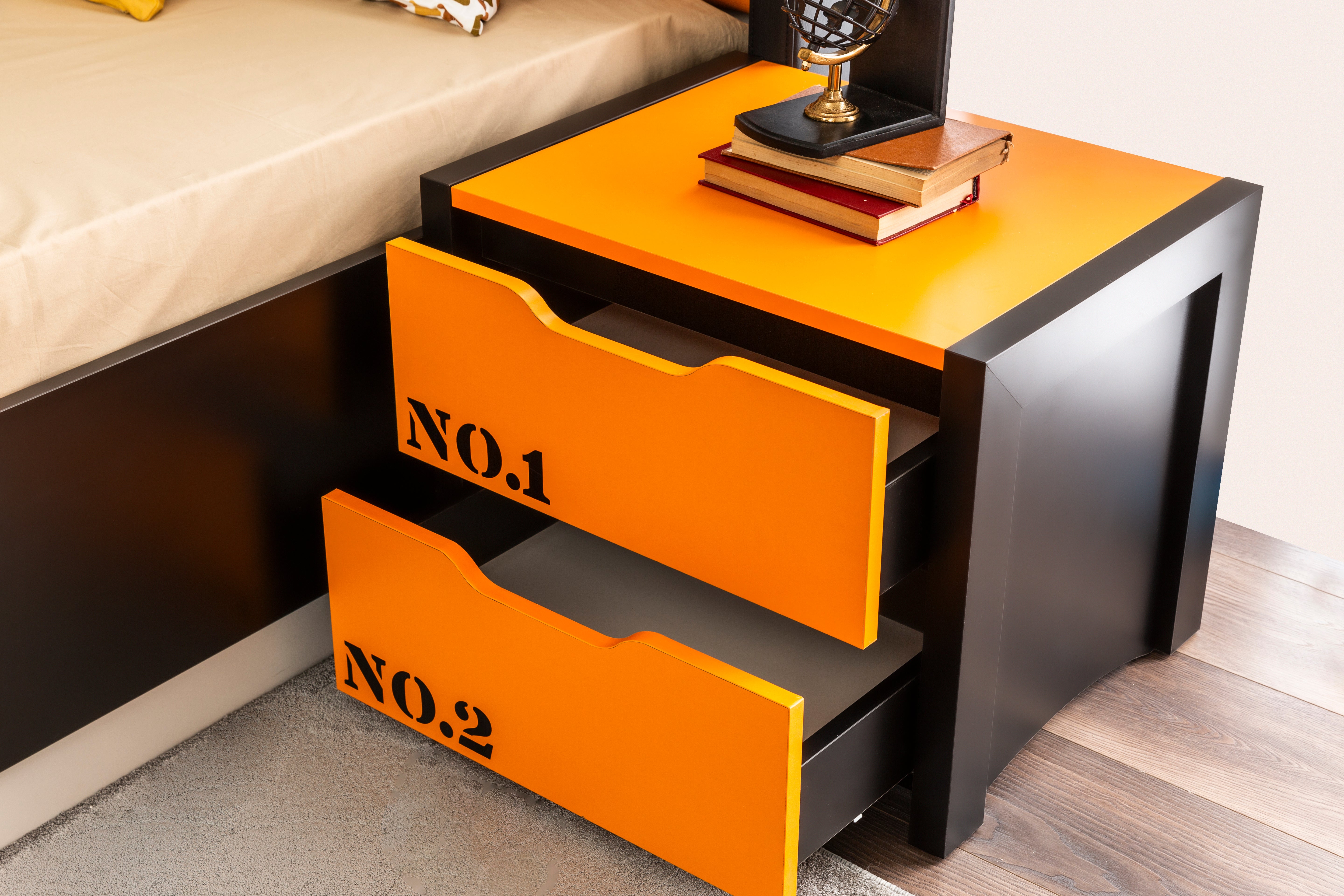 Нощно шкафче «Belen Teen» + две чекмеджета, размер 58х46х45см