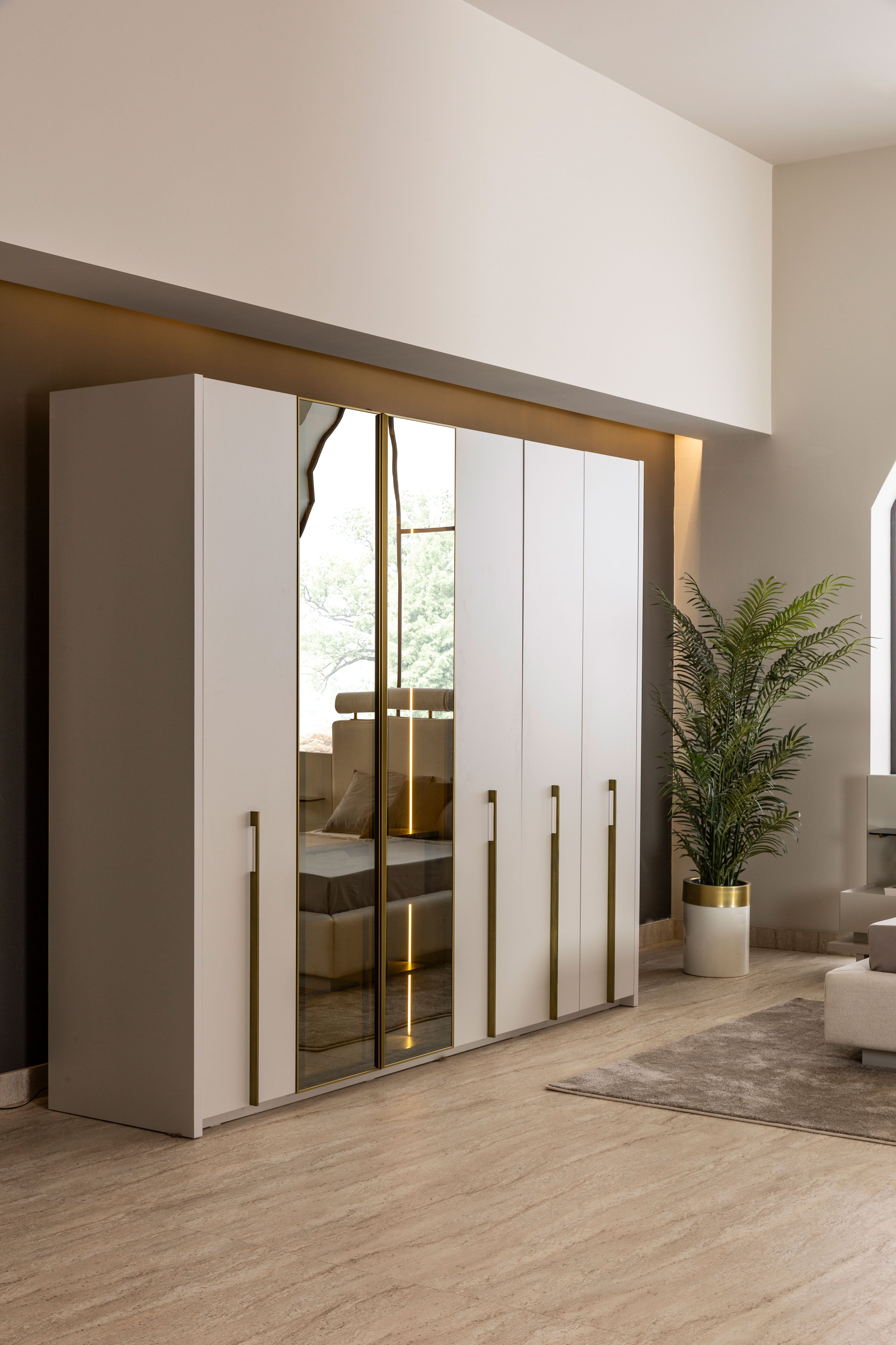 Шесткрилен гардероб Belek