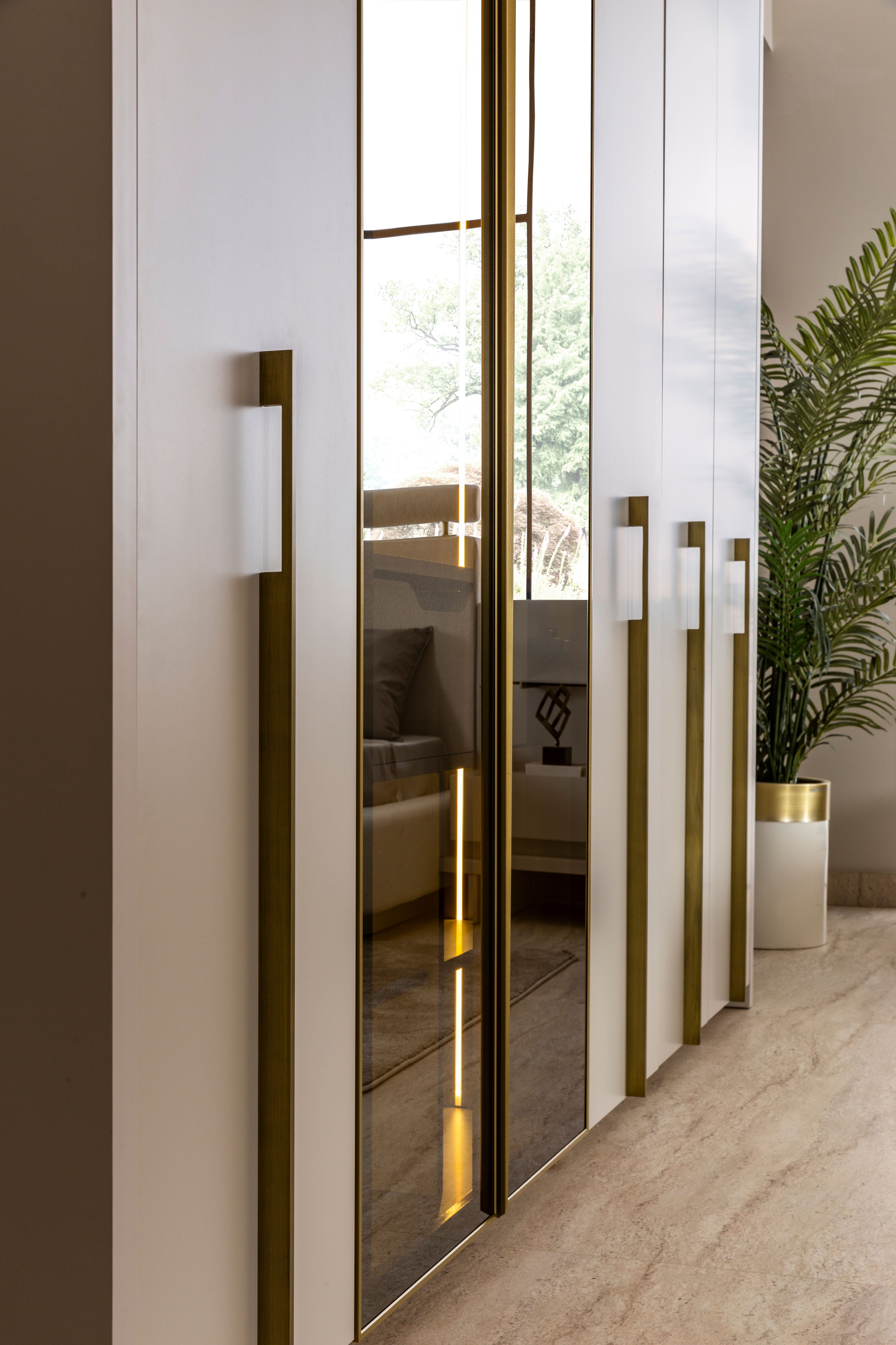 Шесткрилен гардероб Belek