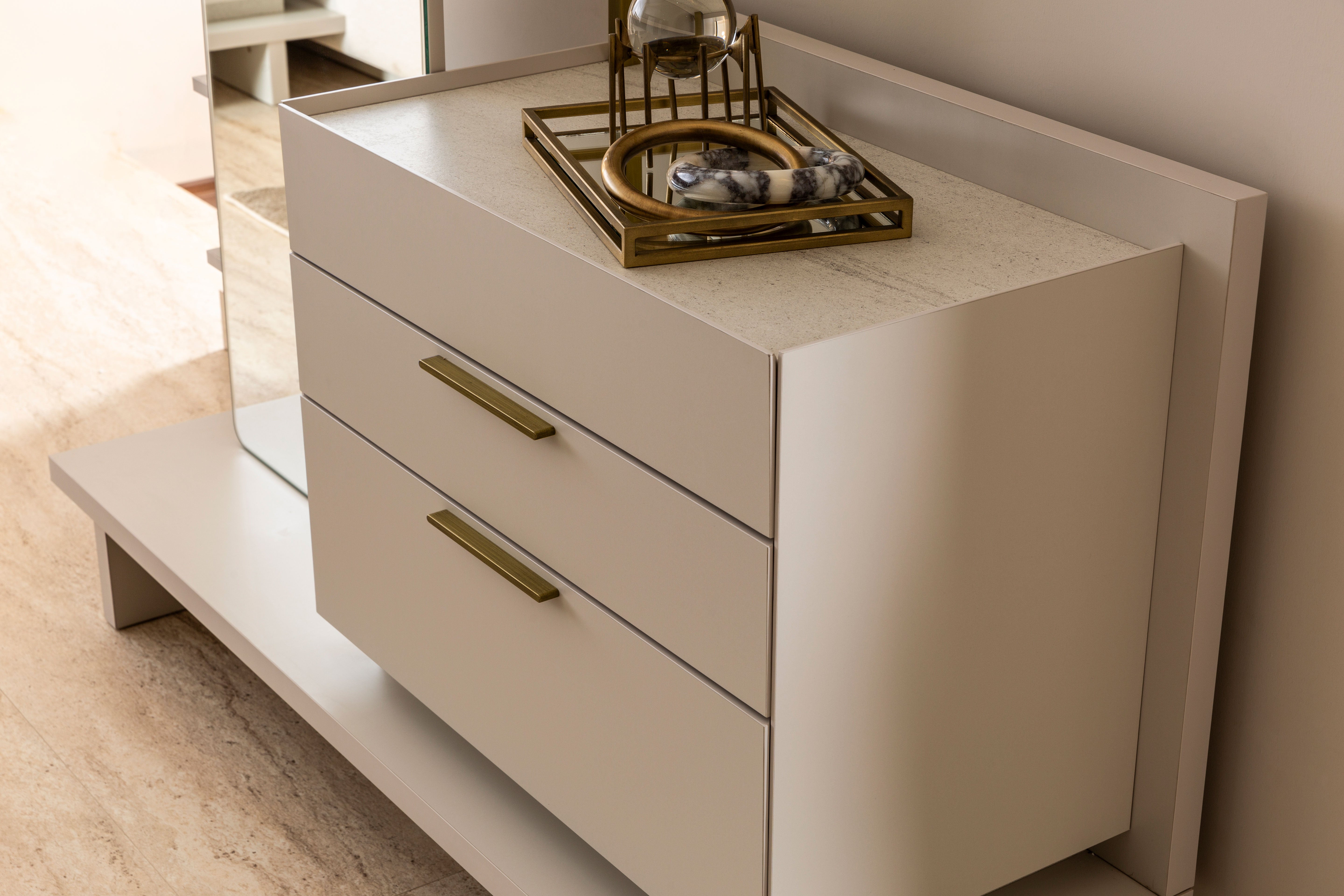 Скрин «Belek» + огледало, с три чекмеджета, размер 152х168х47см