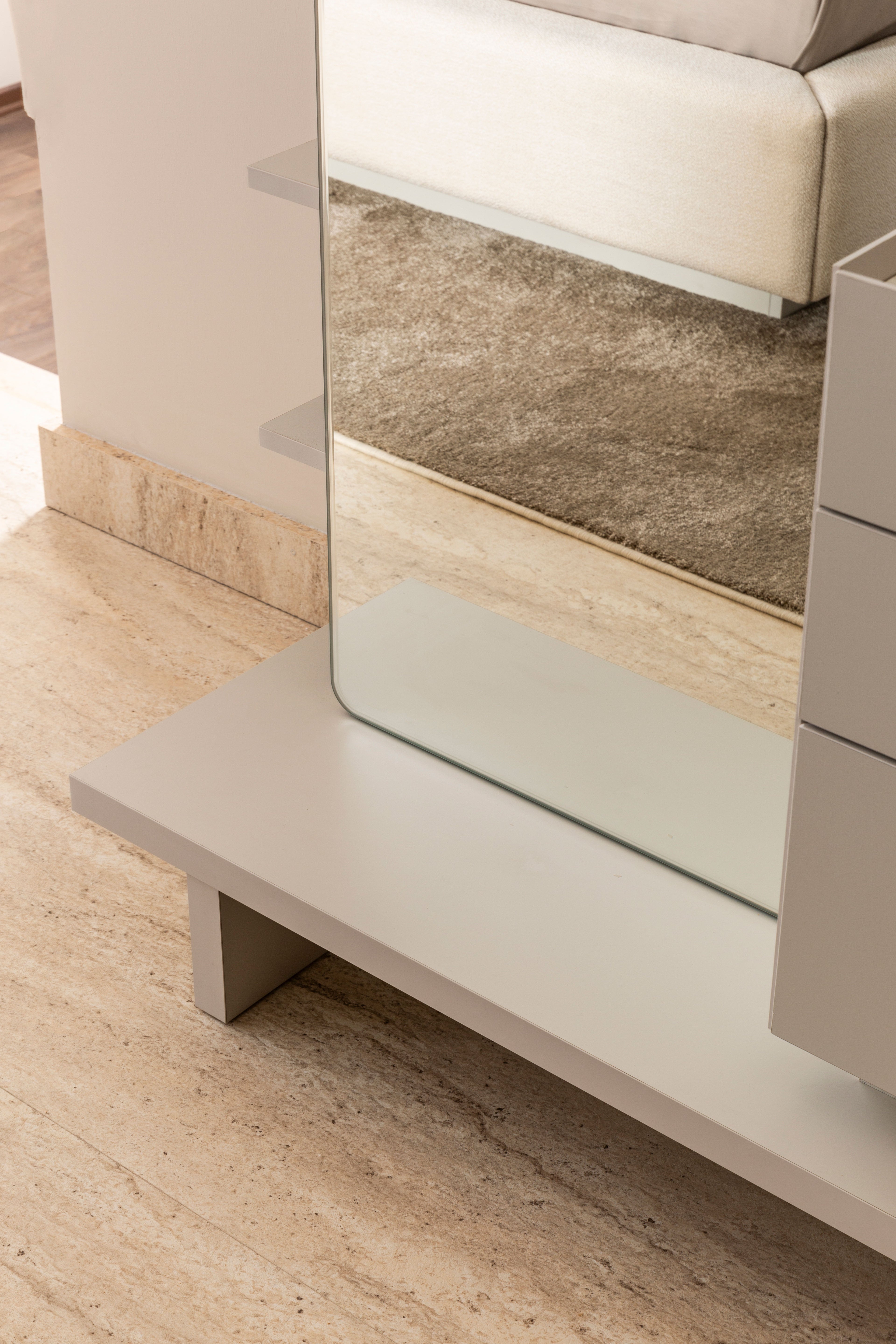 Скрин «Belek» + огледало, с три чекмеджета, размер 152х168х47см