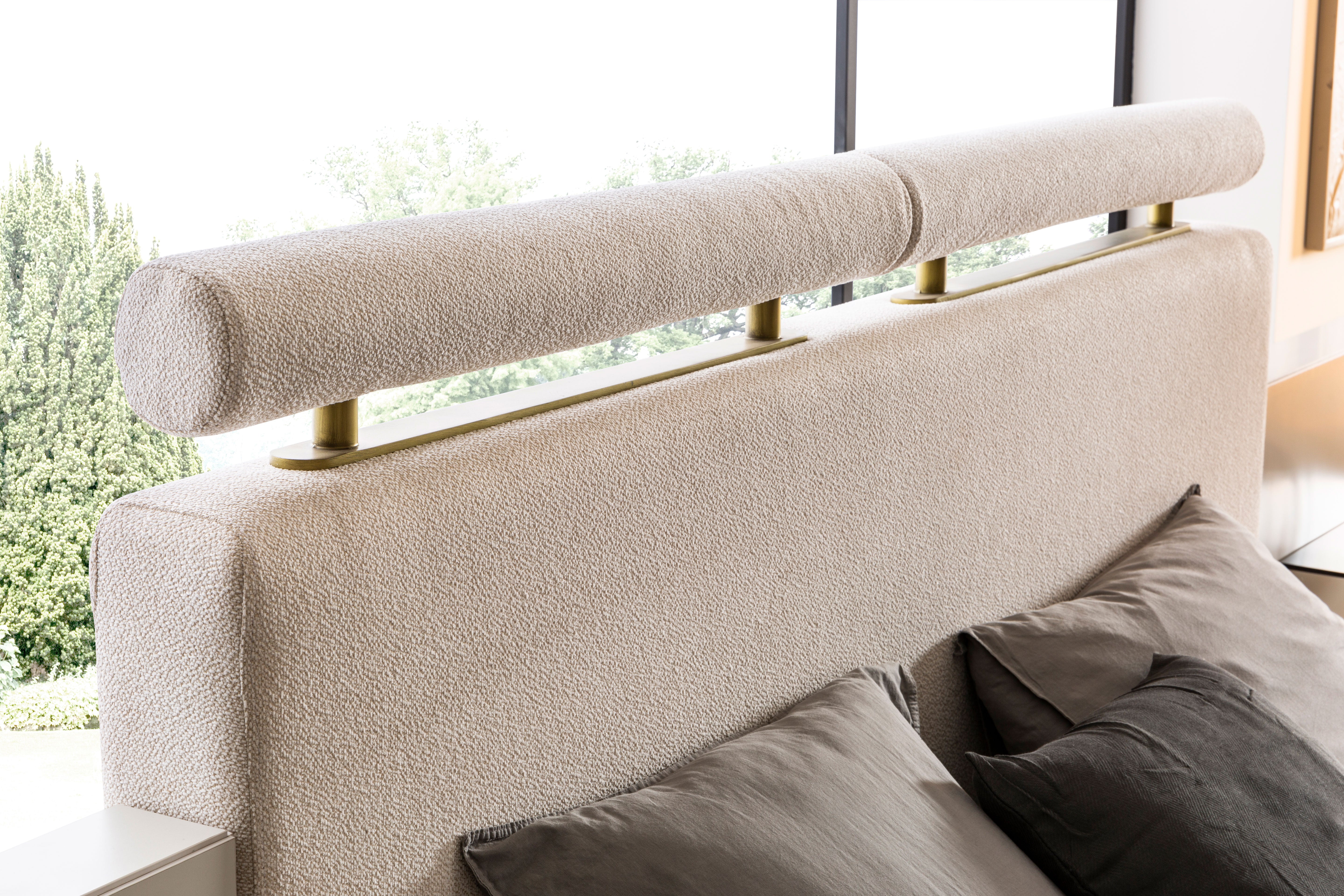 Тапицирано легло «Belek» с място за съхранение, повдигащ механизъм