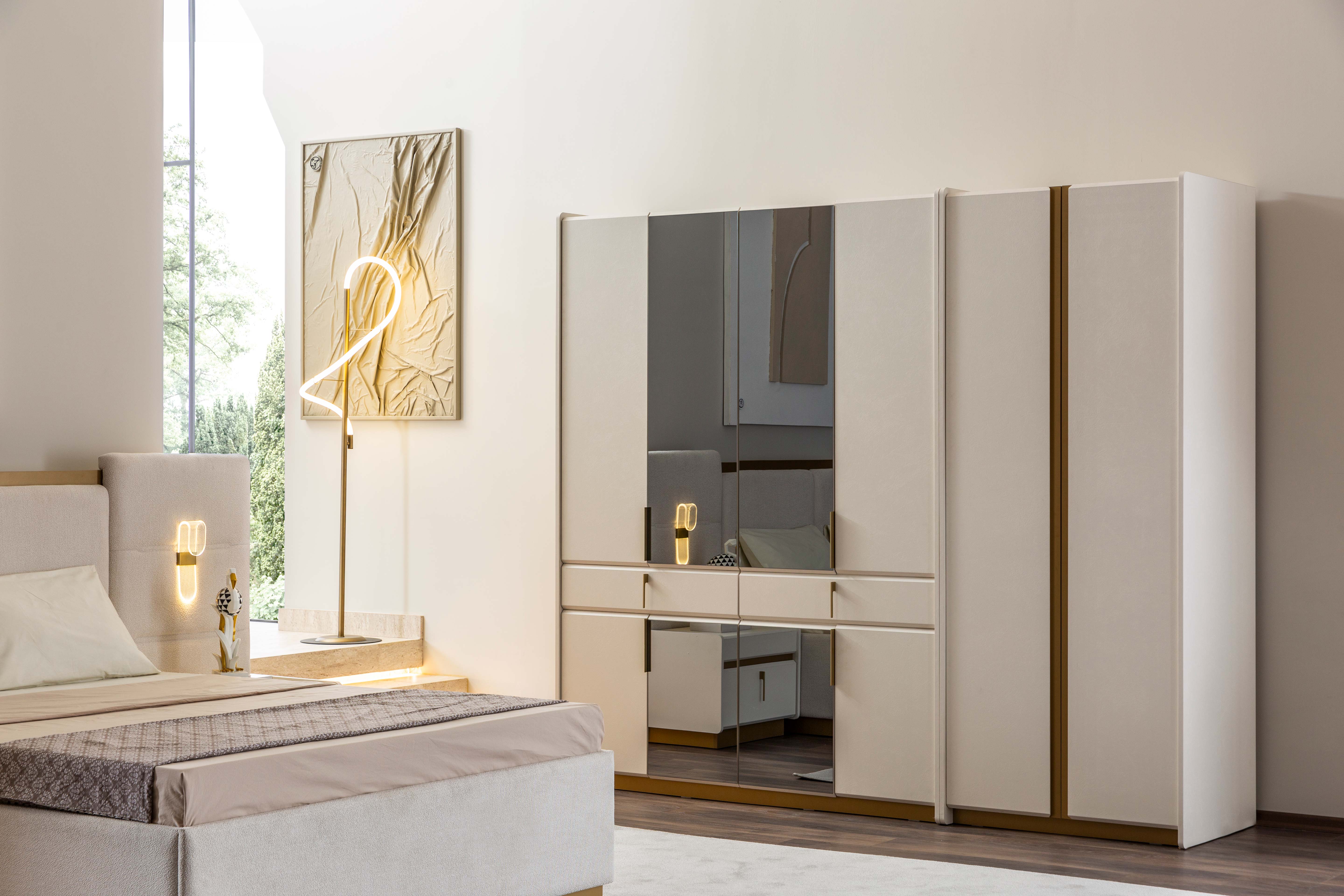 Четирикрилен гардероб «Loren» с огледална врата, чекмеджета, лост за закачалки, рафтове, ширина 165см