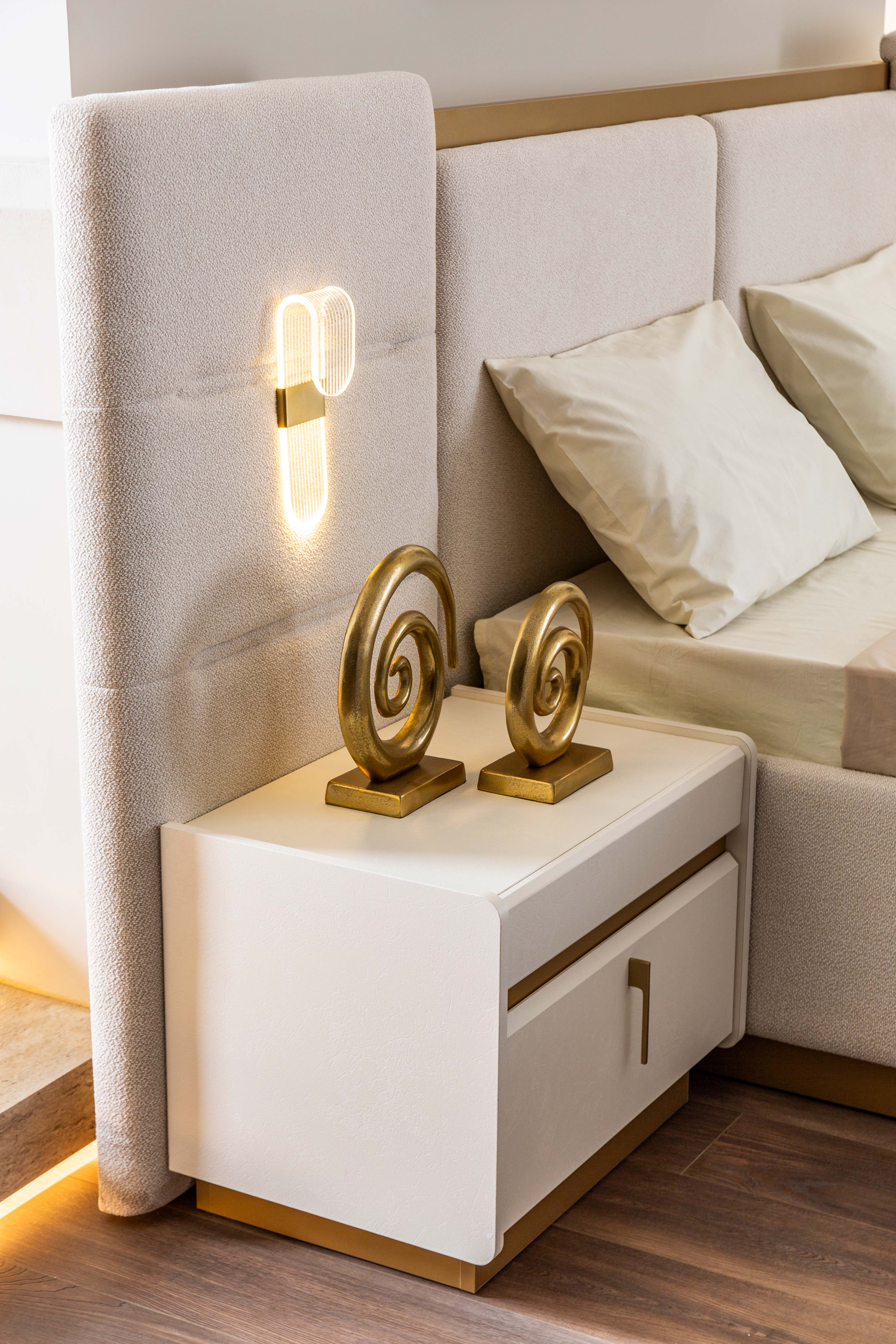 Нощно шкафче «Loren» + две чекмеджета, размер 65х49х45см