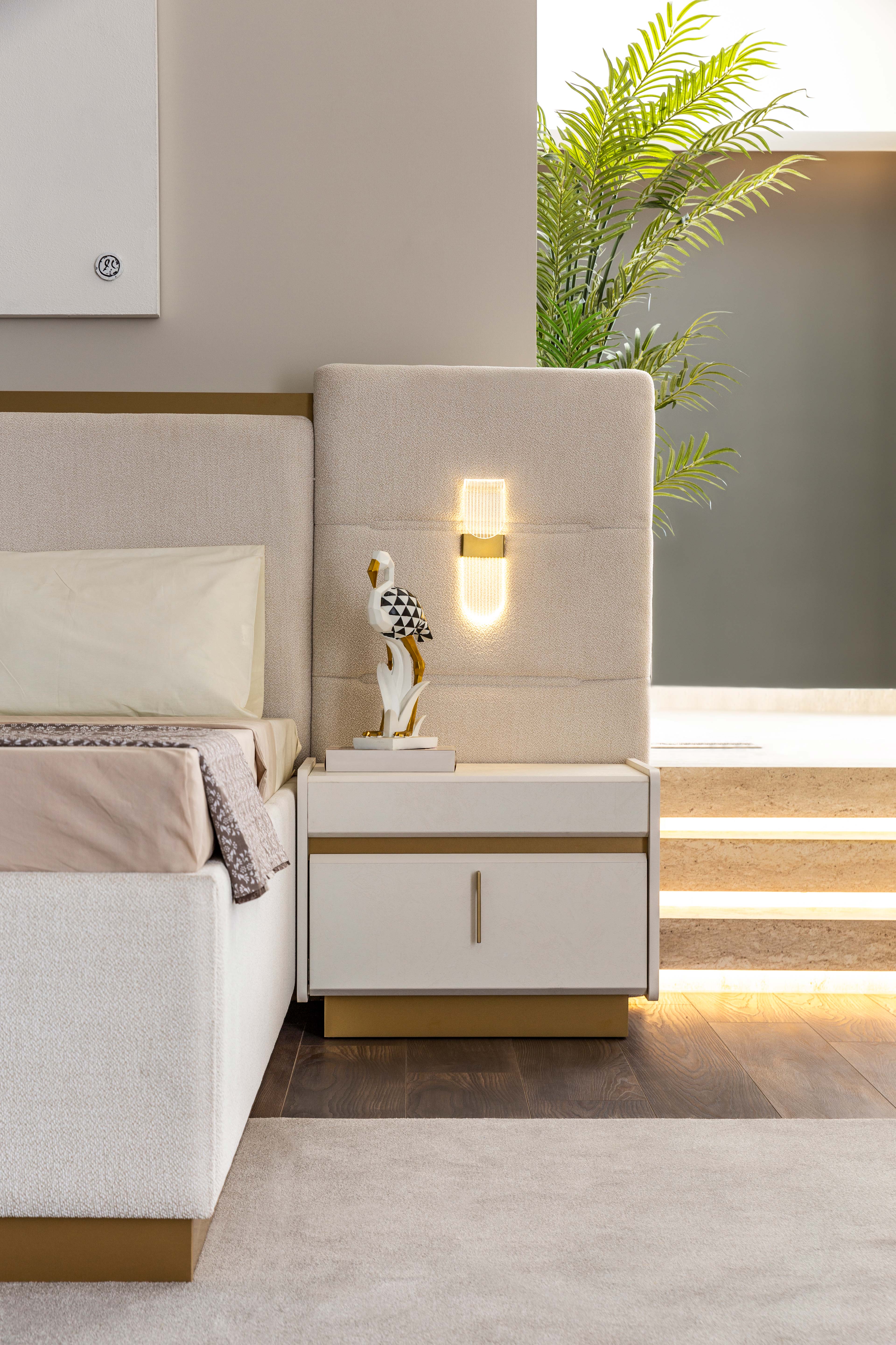 Нощно шкафче «Loren» + две чекмеджета, размер 65х49х45см