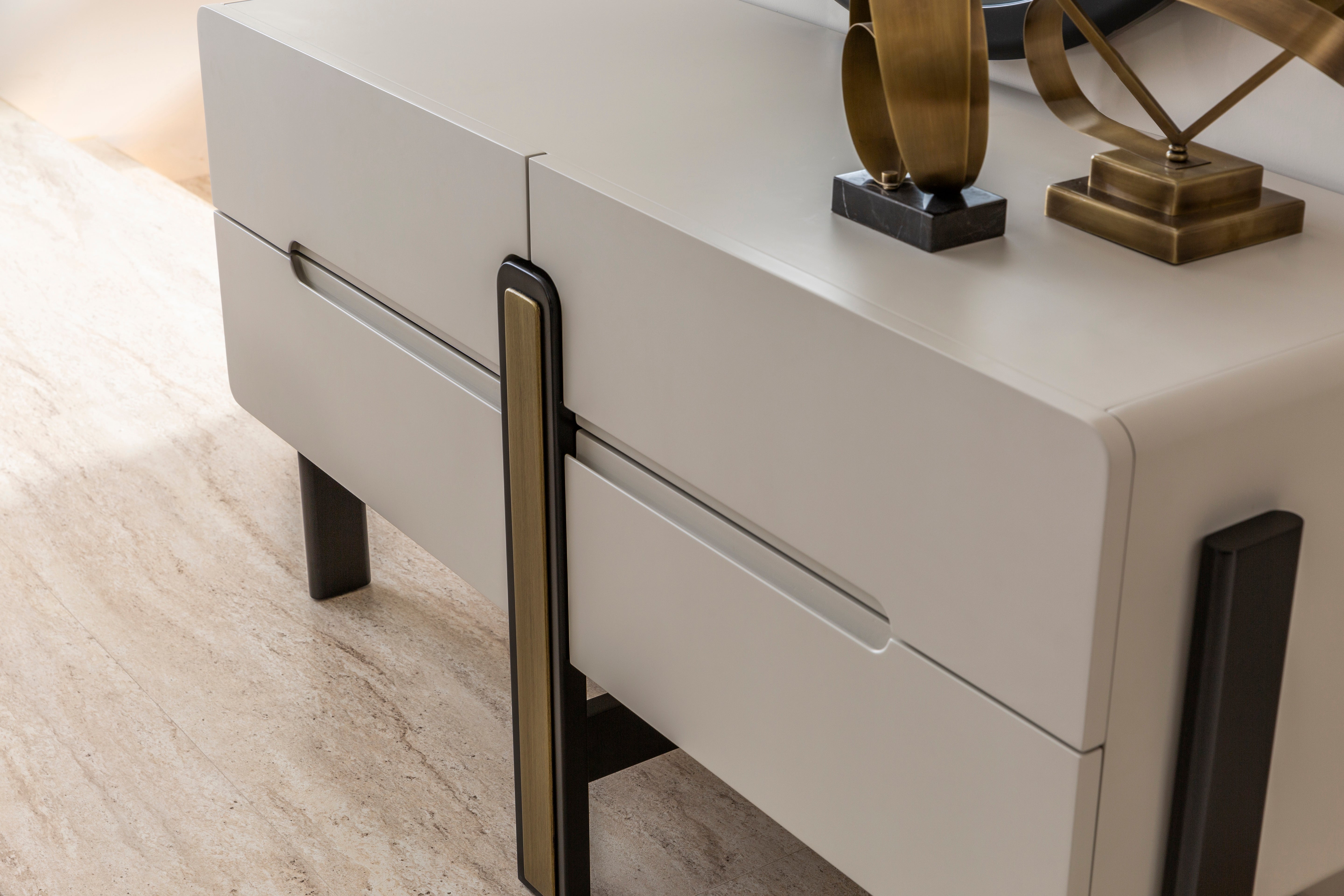 Скрин «Bergama» + огледало, с четири чекмеджета, размер 152х82х53см