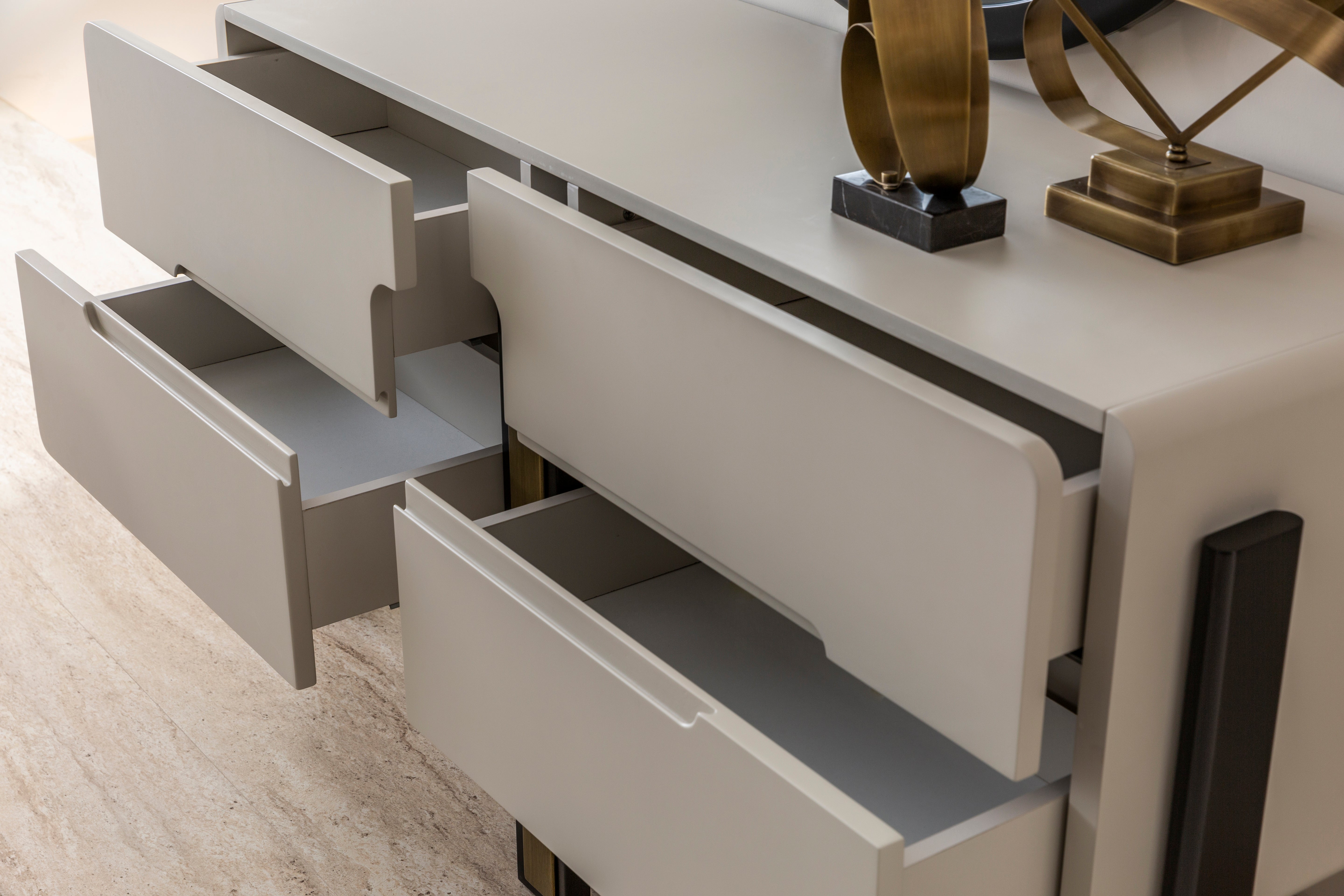 Скрин «Bergama» + огледало, с четири чекмеджета, размер 152х82х53см