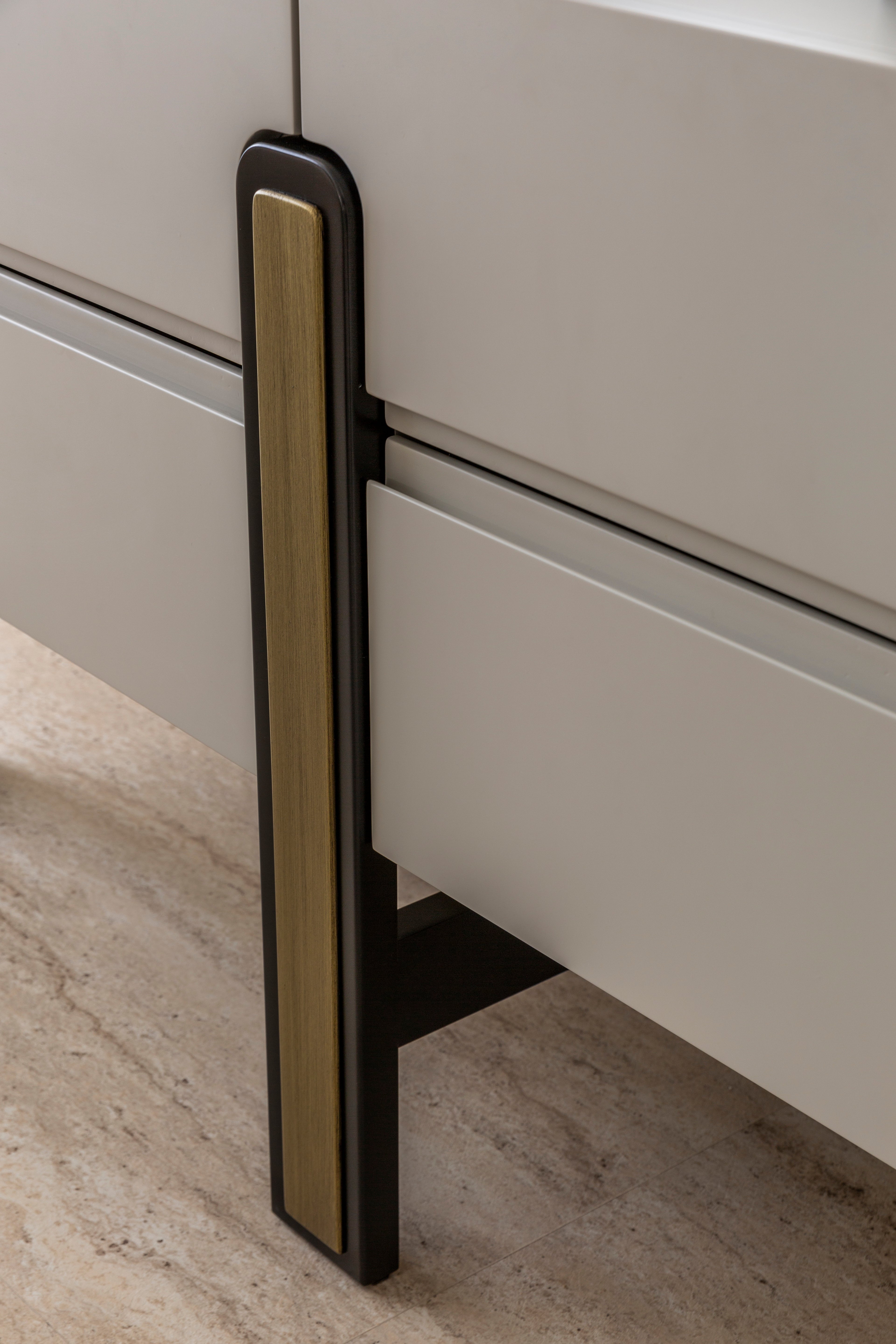 Скрин «Bergama» + огледало, с четири чекмеджета, размер 152х82х53см