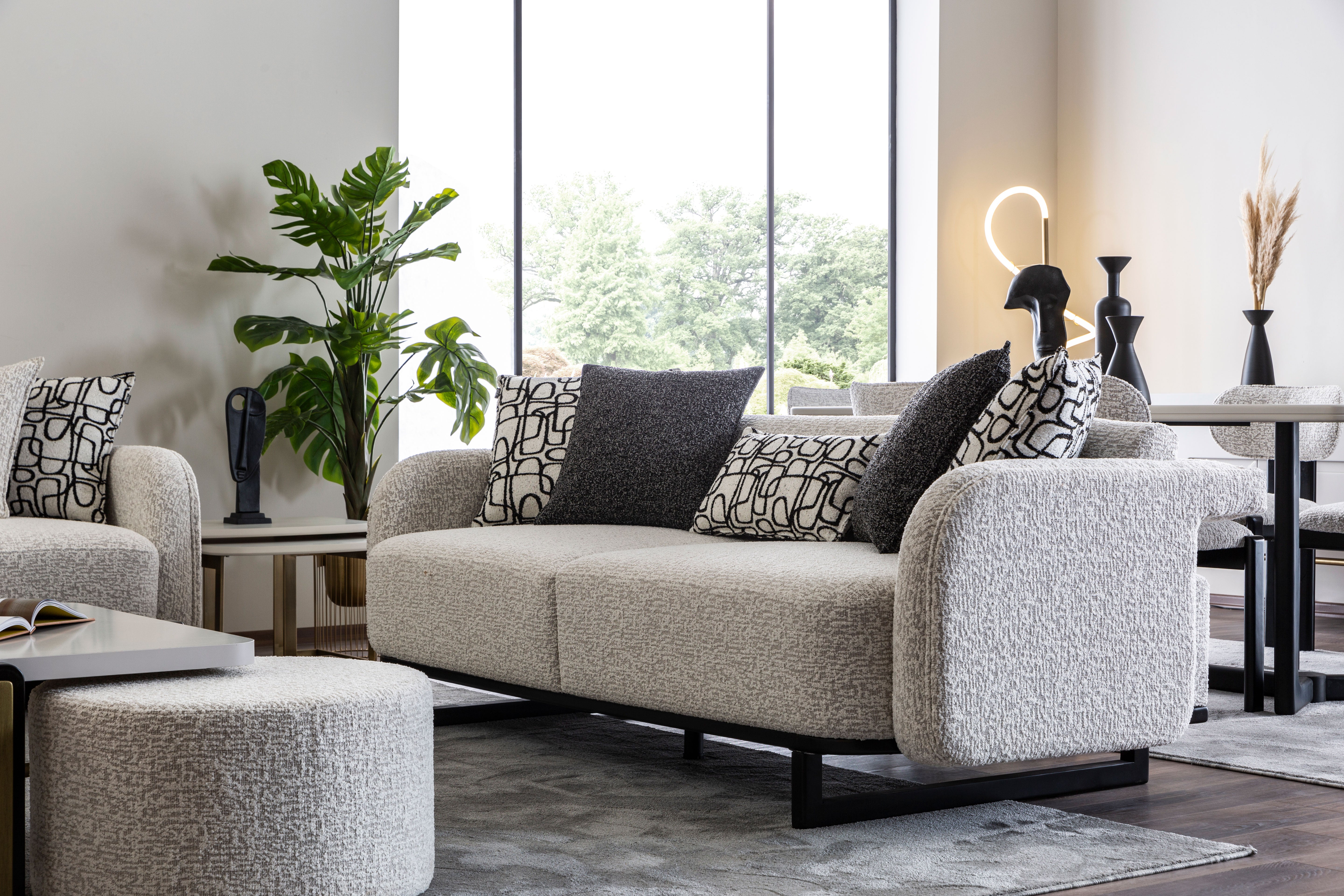 Tриместен диван «Bergama» + декоративни възглавници, ширина 215см