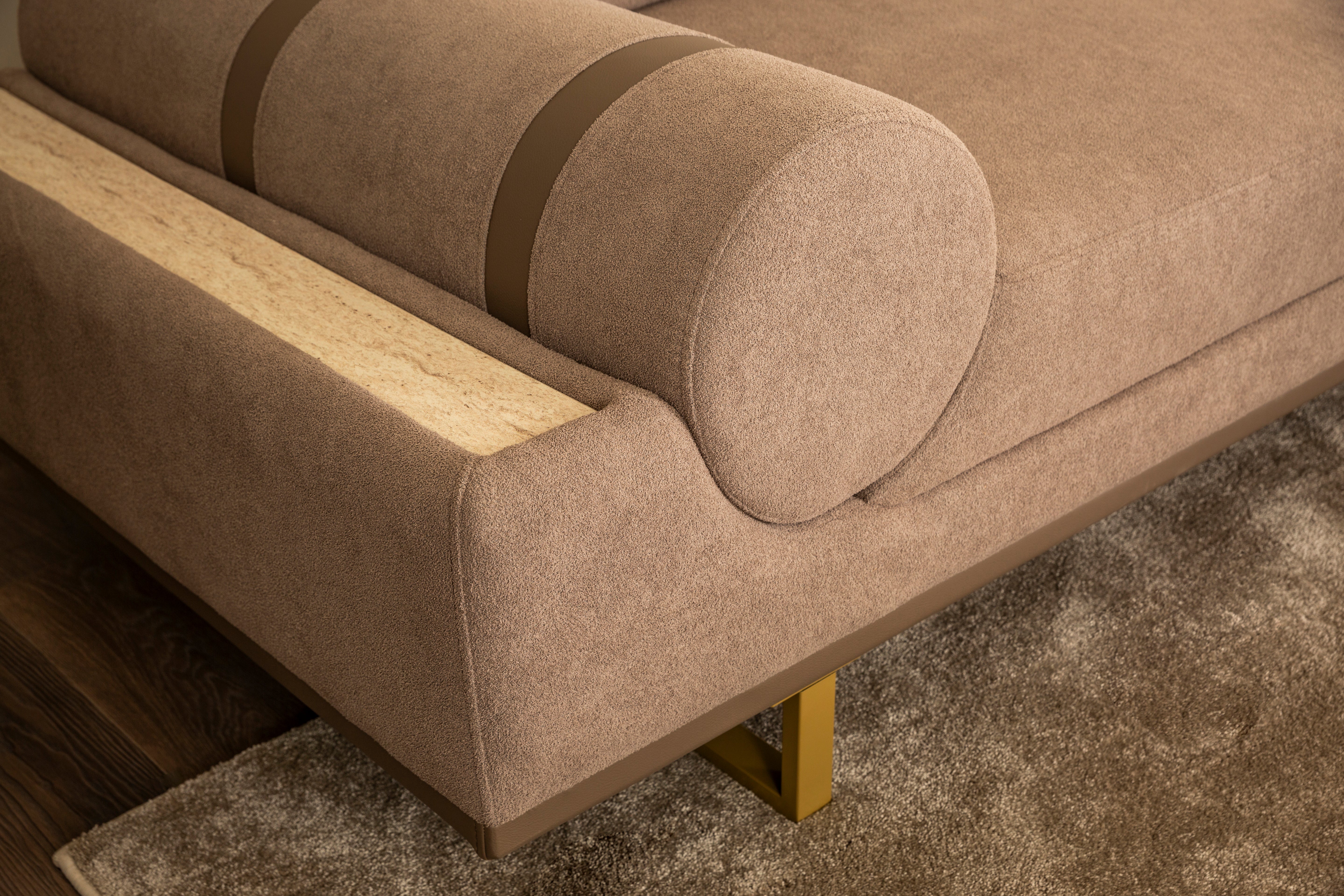 Tриместен разтегателен диван «Milas» с ширина 260см