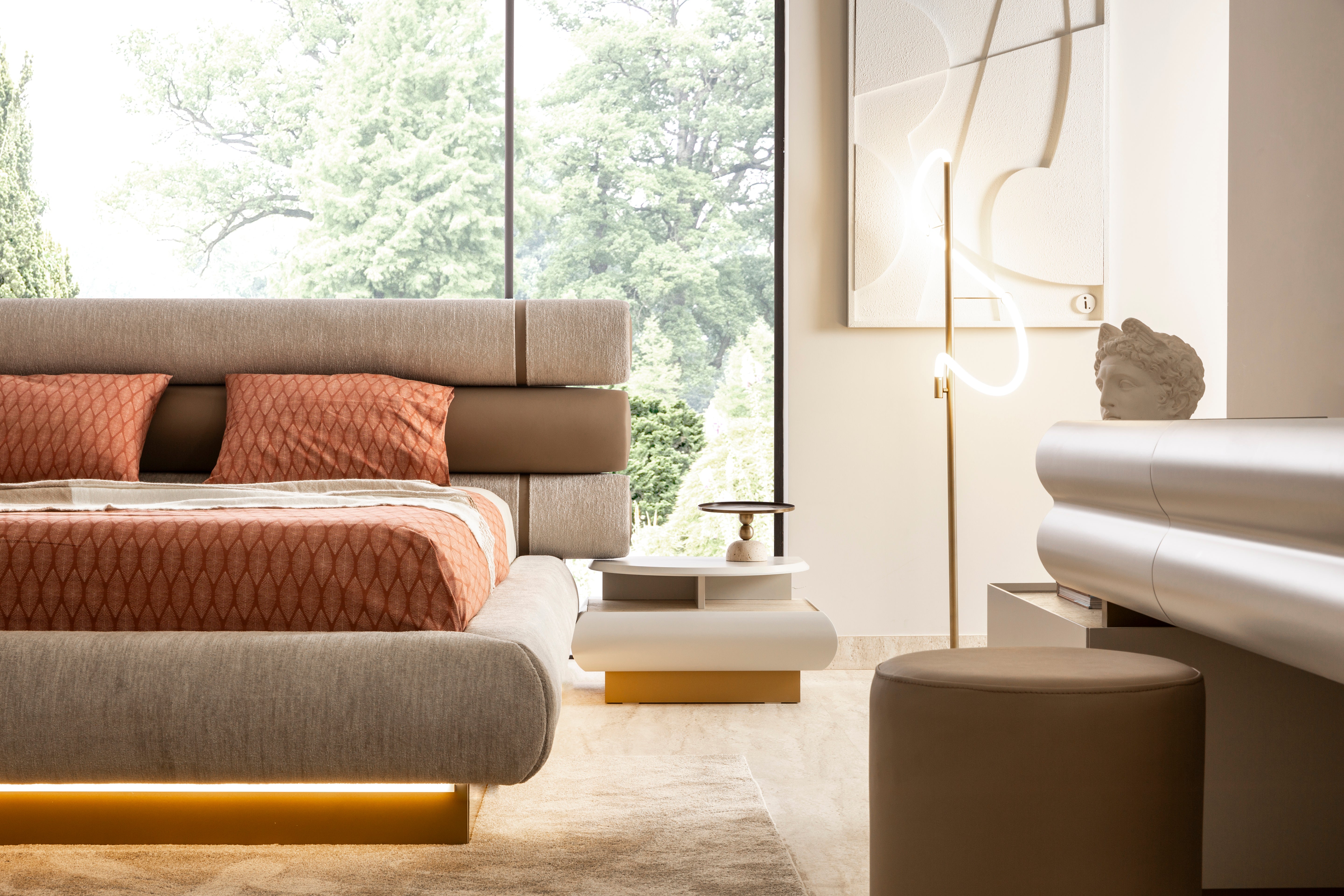 Тапицирано легло «Milas» с място за съхранение, повдигащ механизъм