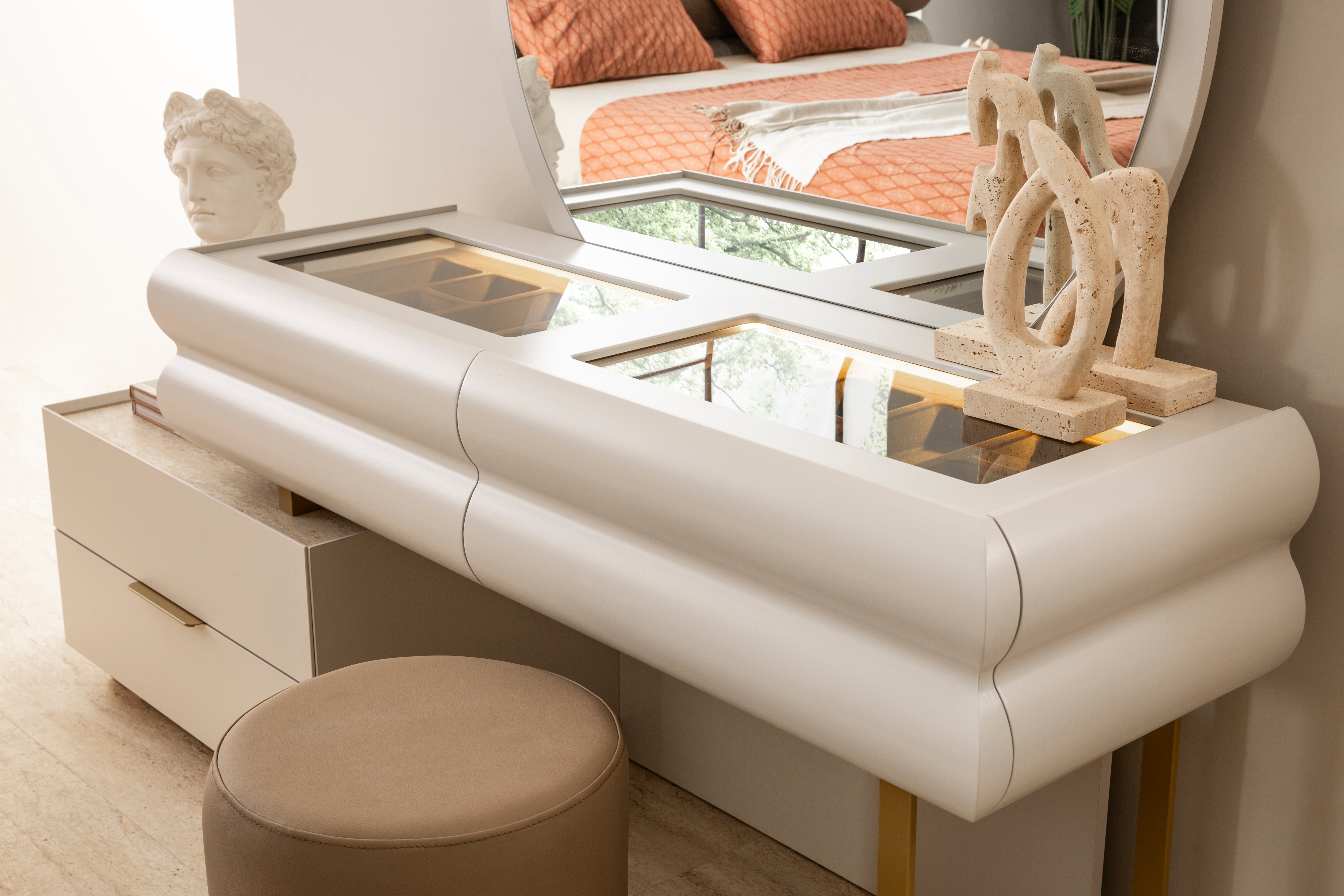 Тоалетка «Milas» + огледало, табуретка, с четири чекмеджета, размер 187х78х55см