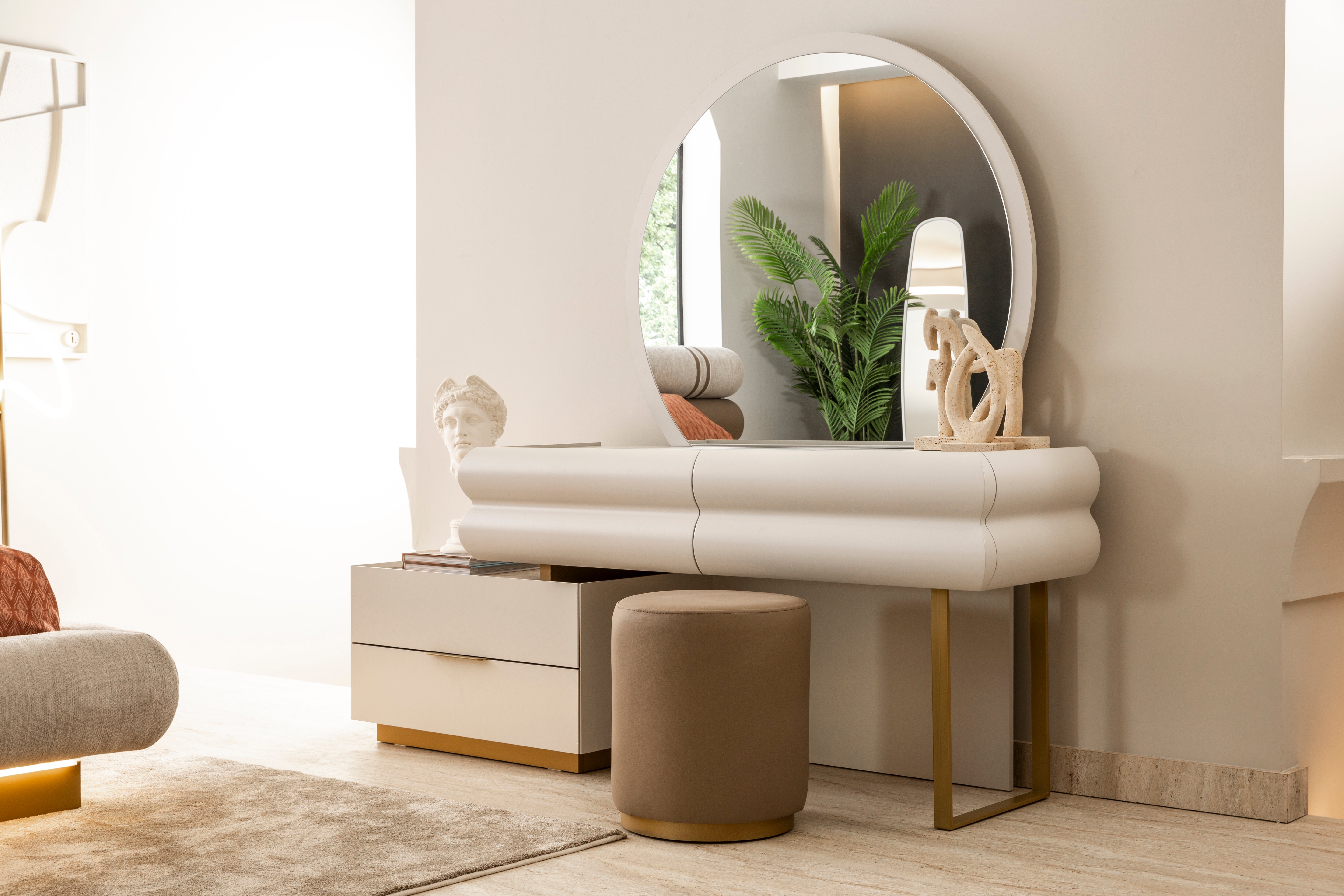 Тоалетка «Milas» + огледало, табуретка, с четири чекмеджета, размер 187х78х55см