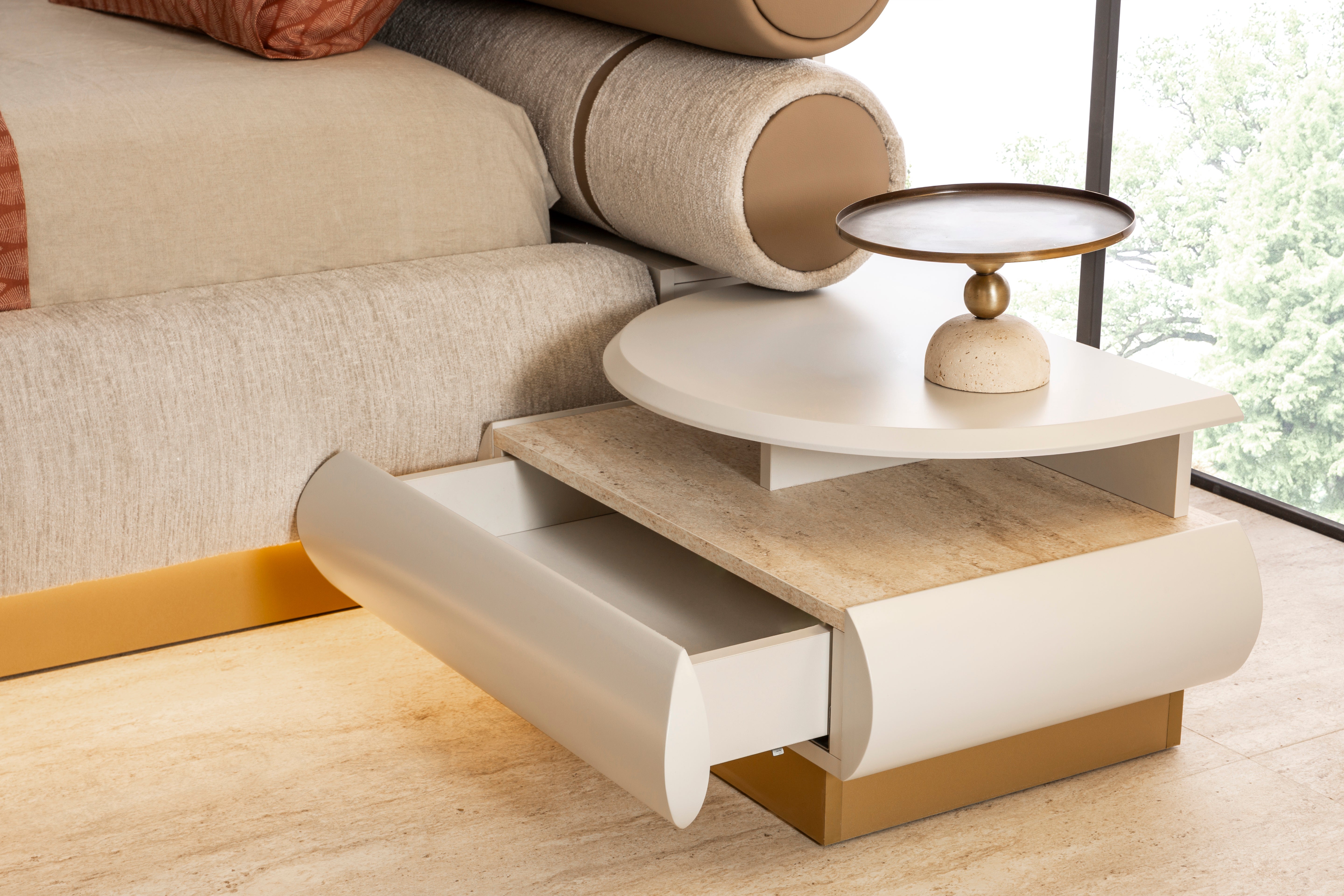 Нощно шкафче «Milas» + чекмедже и плот от травертин, размер 72х37х49см