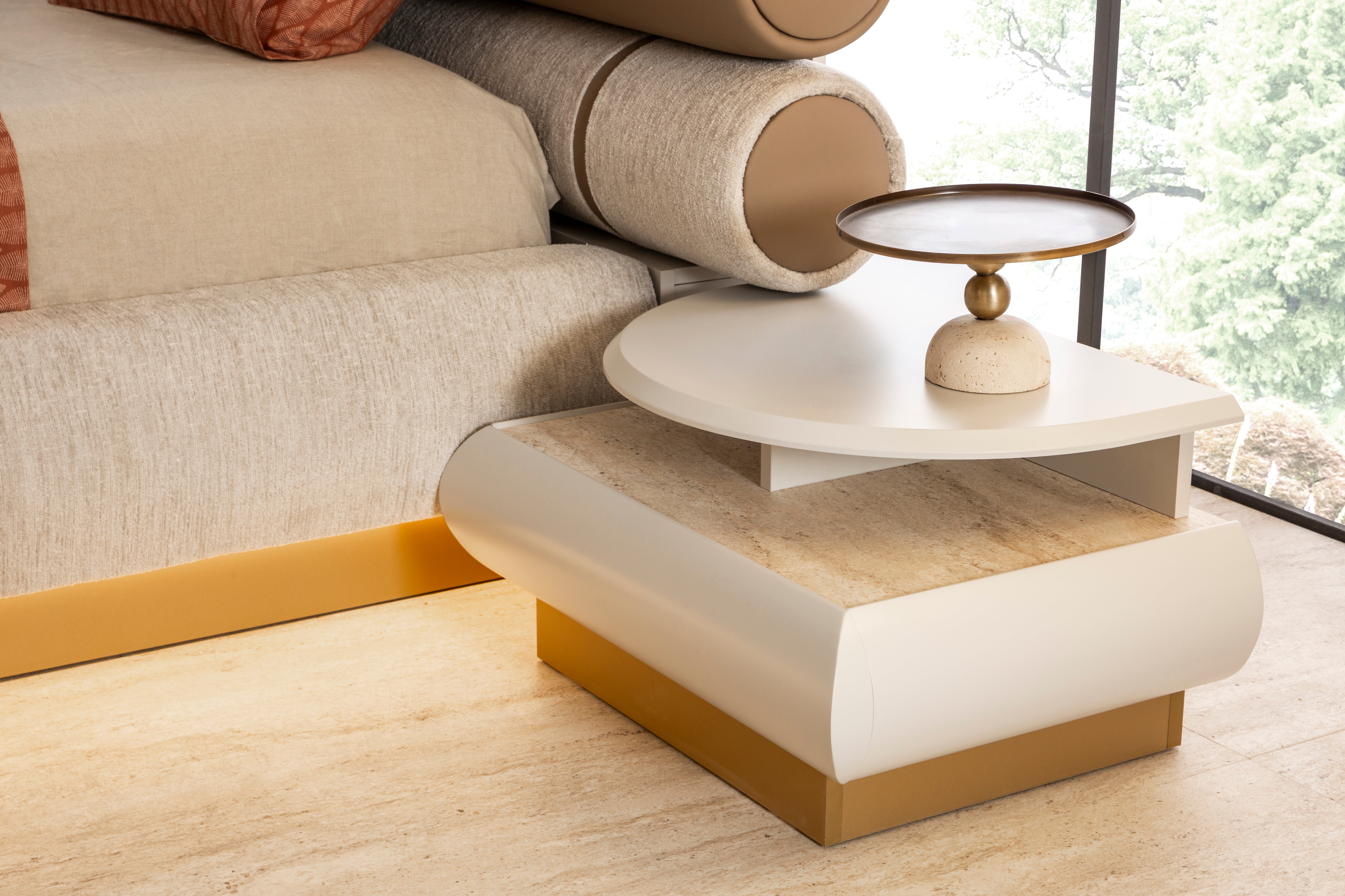 Нощно шкафче «Milas» + чекмедже и плот от травертин, размер 72х37х49см