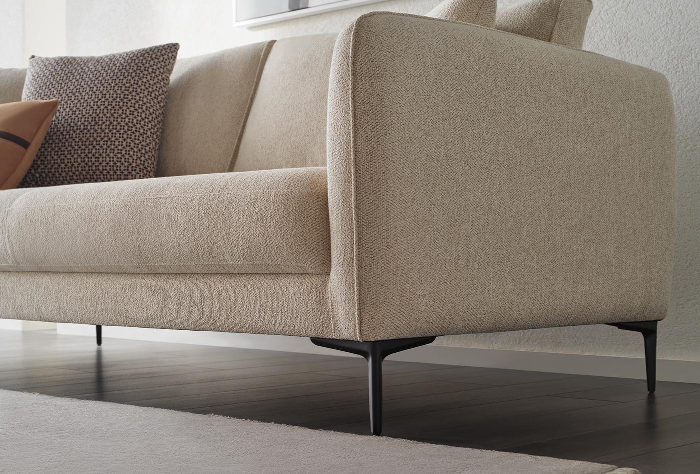 Триместен диван «Parma» + 4 декоративни възглавници, ширина 215см