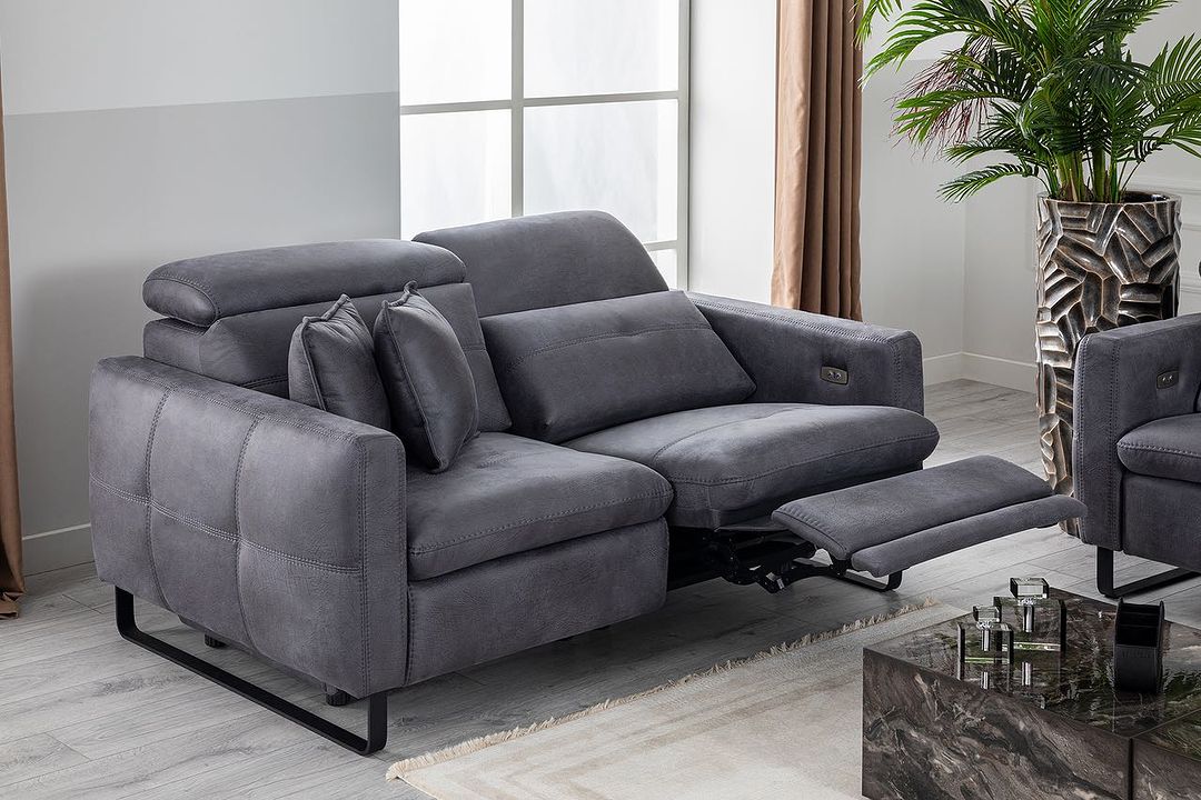 Триместен диван «Gizem» + музикална конзола, USB зарядна станция, електрически механизъм, ширина 245см