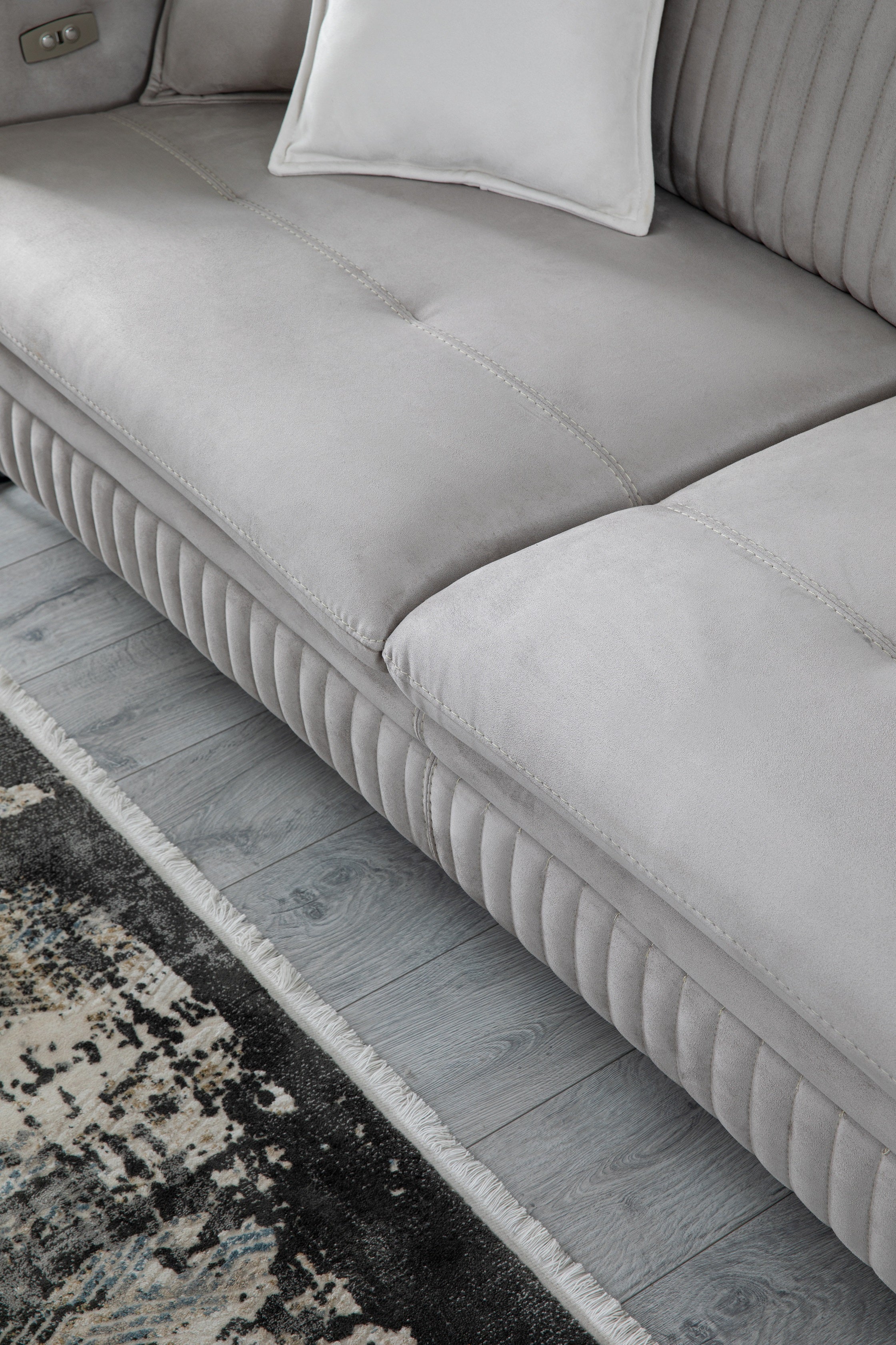 Триместен разтегателен диван «Galaksi» с електрически механизъм, USB зарядна станция, ширина 214см