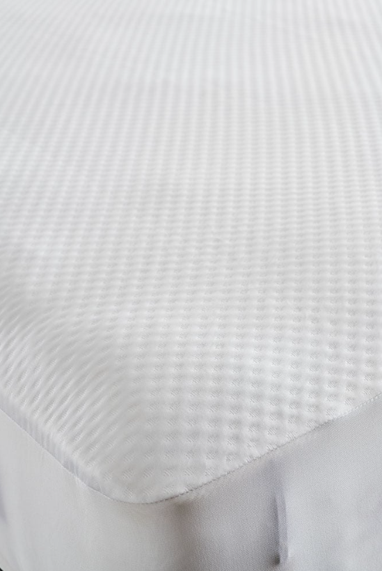 Комплект водоустойчив протектор за матрак + две възглавници Bambi