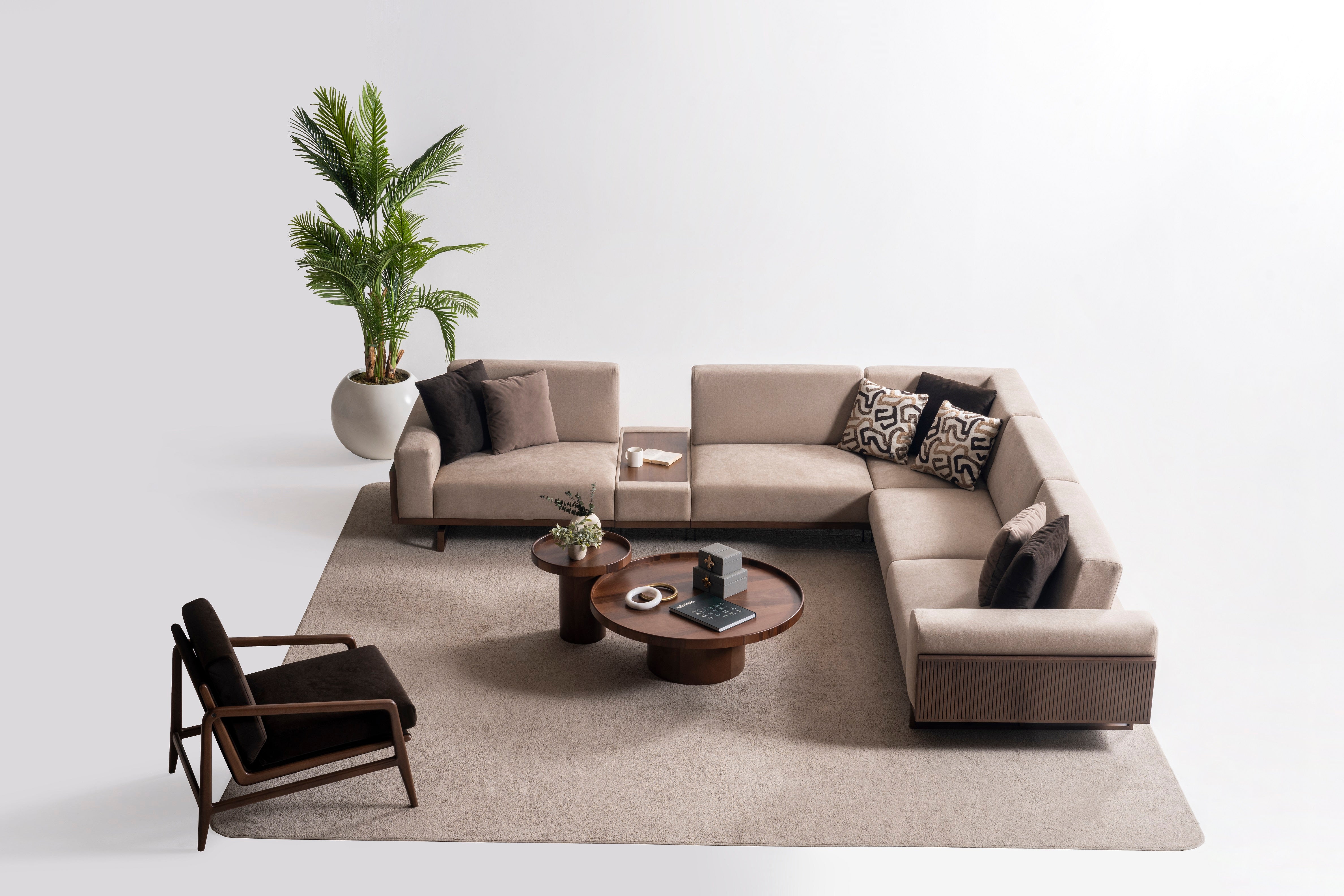 Ъглов диван «Harmony» + конзолна масичка и седем декоративни възглавници, ширина 355см