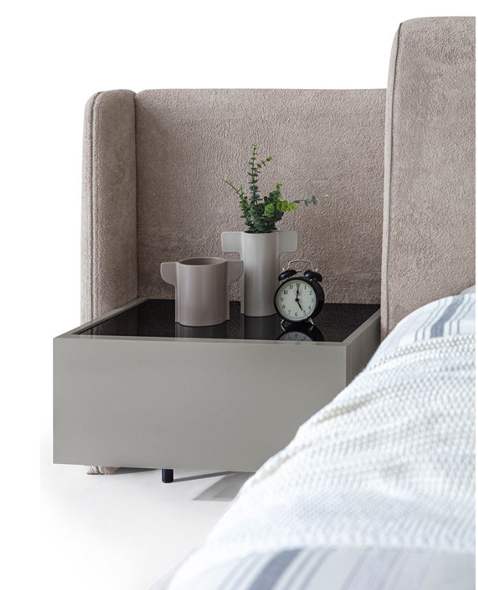 Нощно шкафче «Zenith» + чекмедже, с допълнителен тапициран панел, размер 60х38х43см