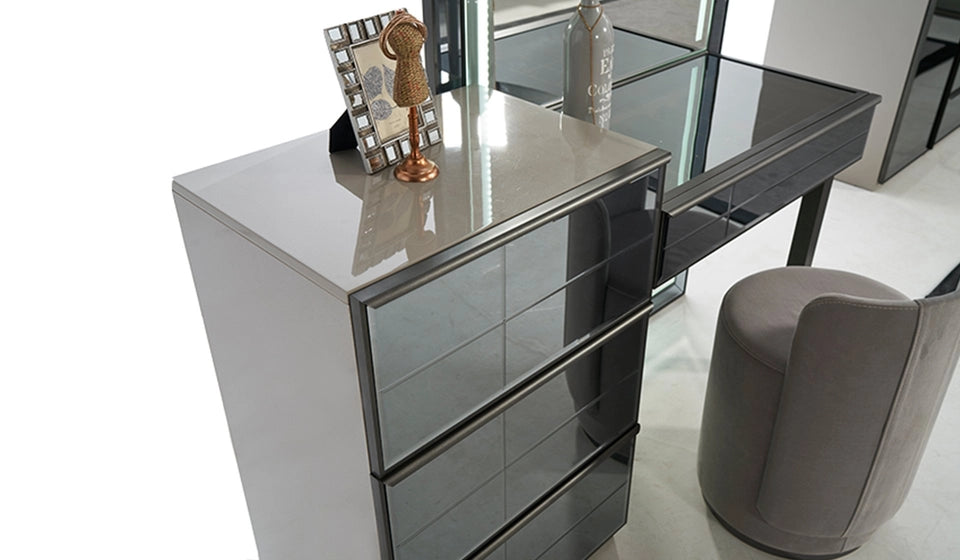 Тоалетка «Oylat» + огледало, четири чекмеджета