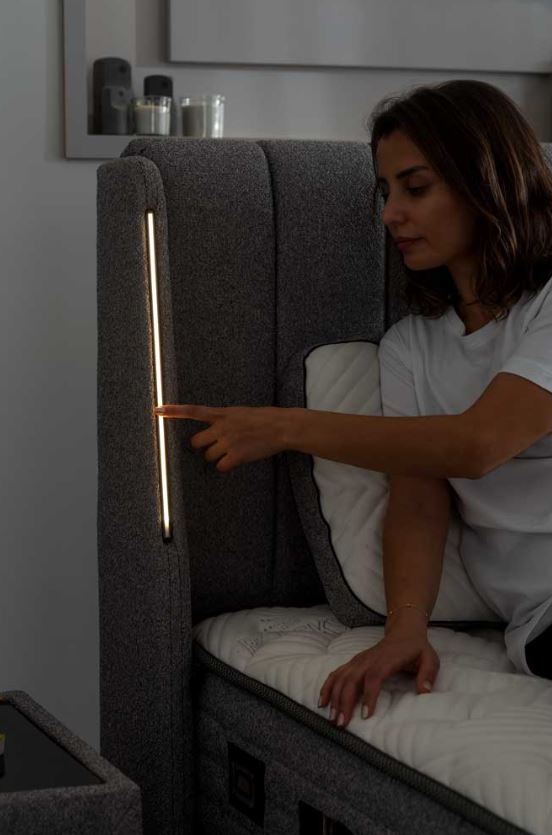 Тапицирана табла за легло «Blacksand» с LED осветление