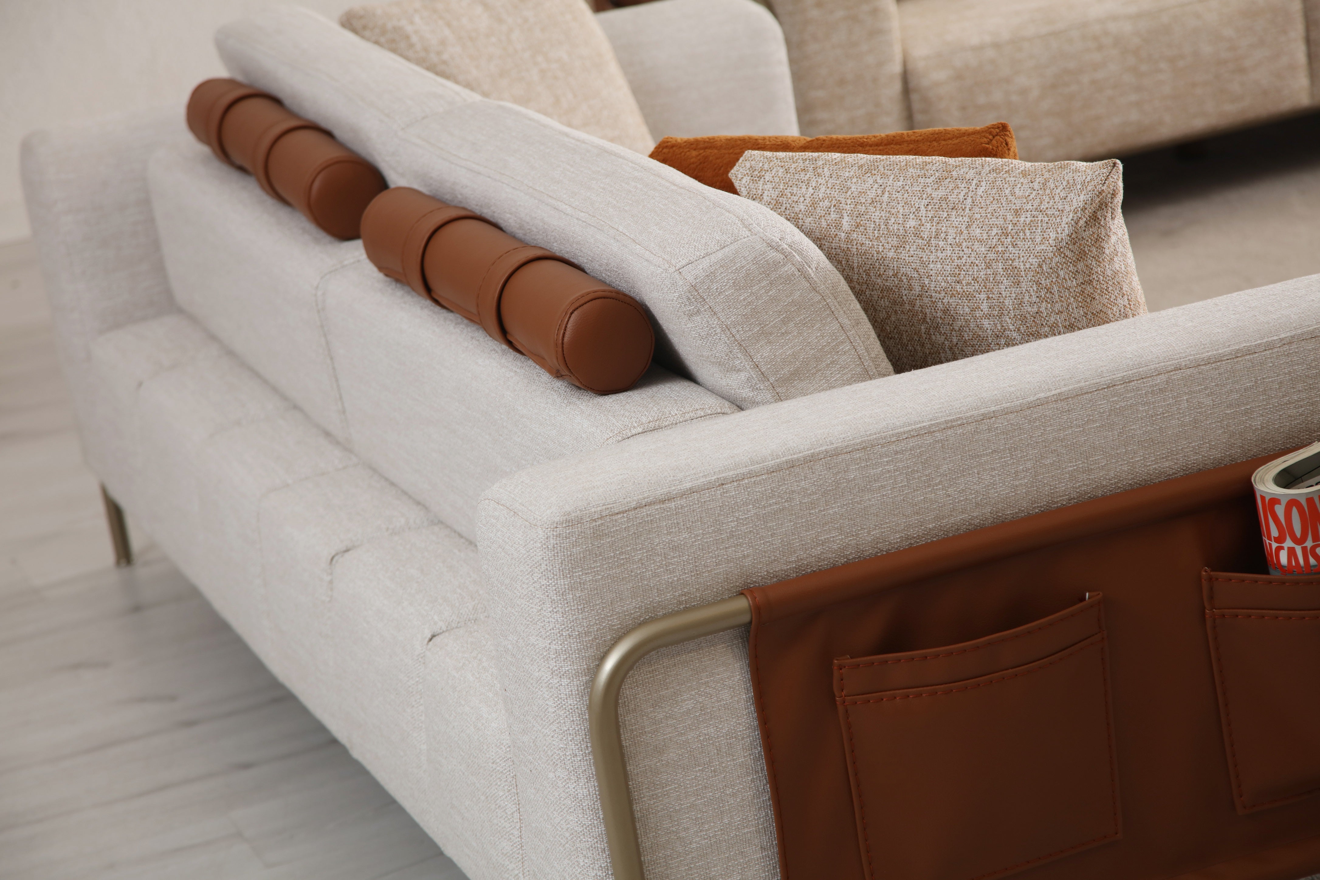 Триместен диван Colt