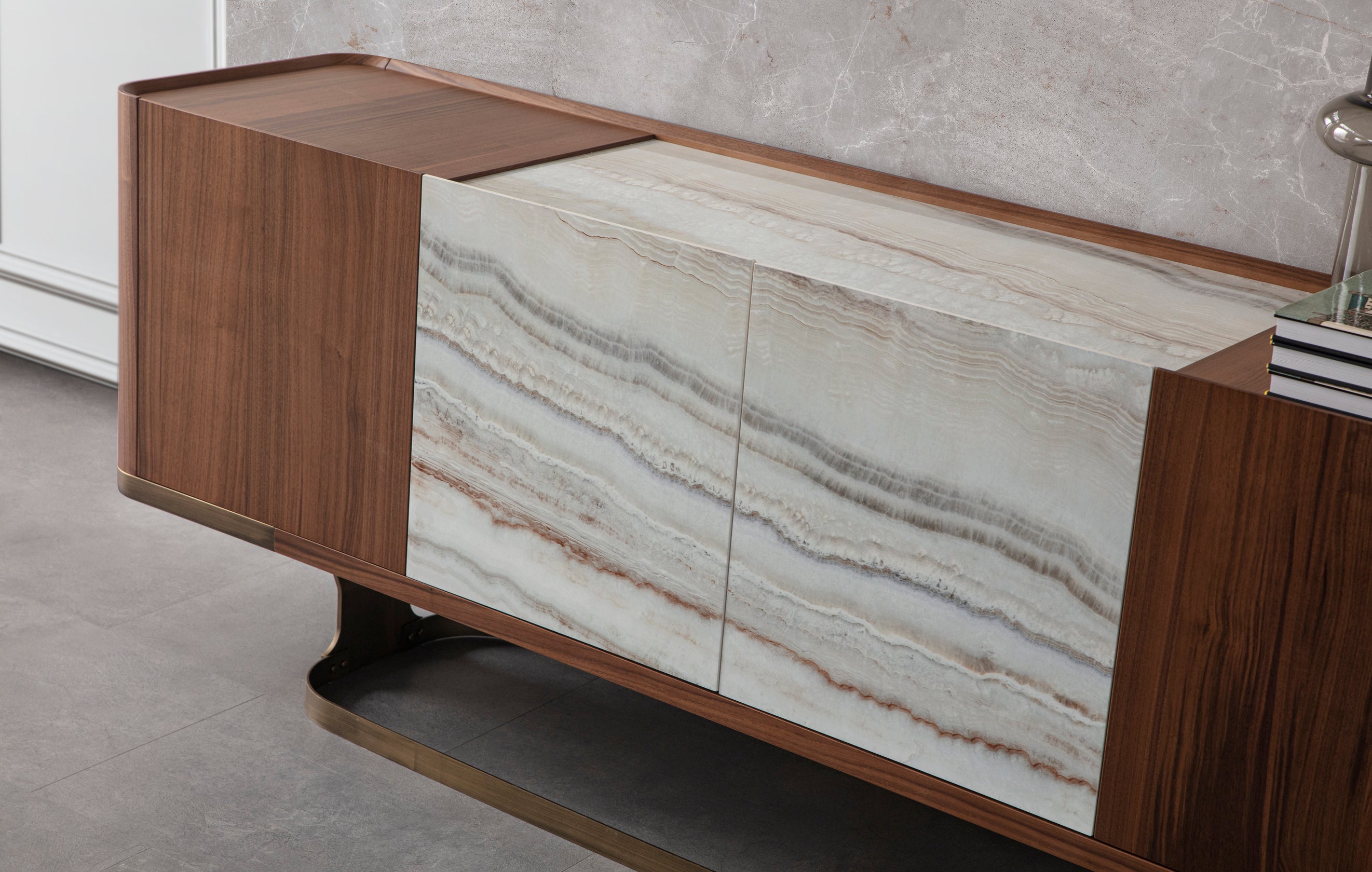 Бюфет «Aqua» с естествен фурнир, размер 210х81х48см