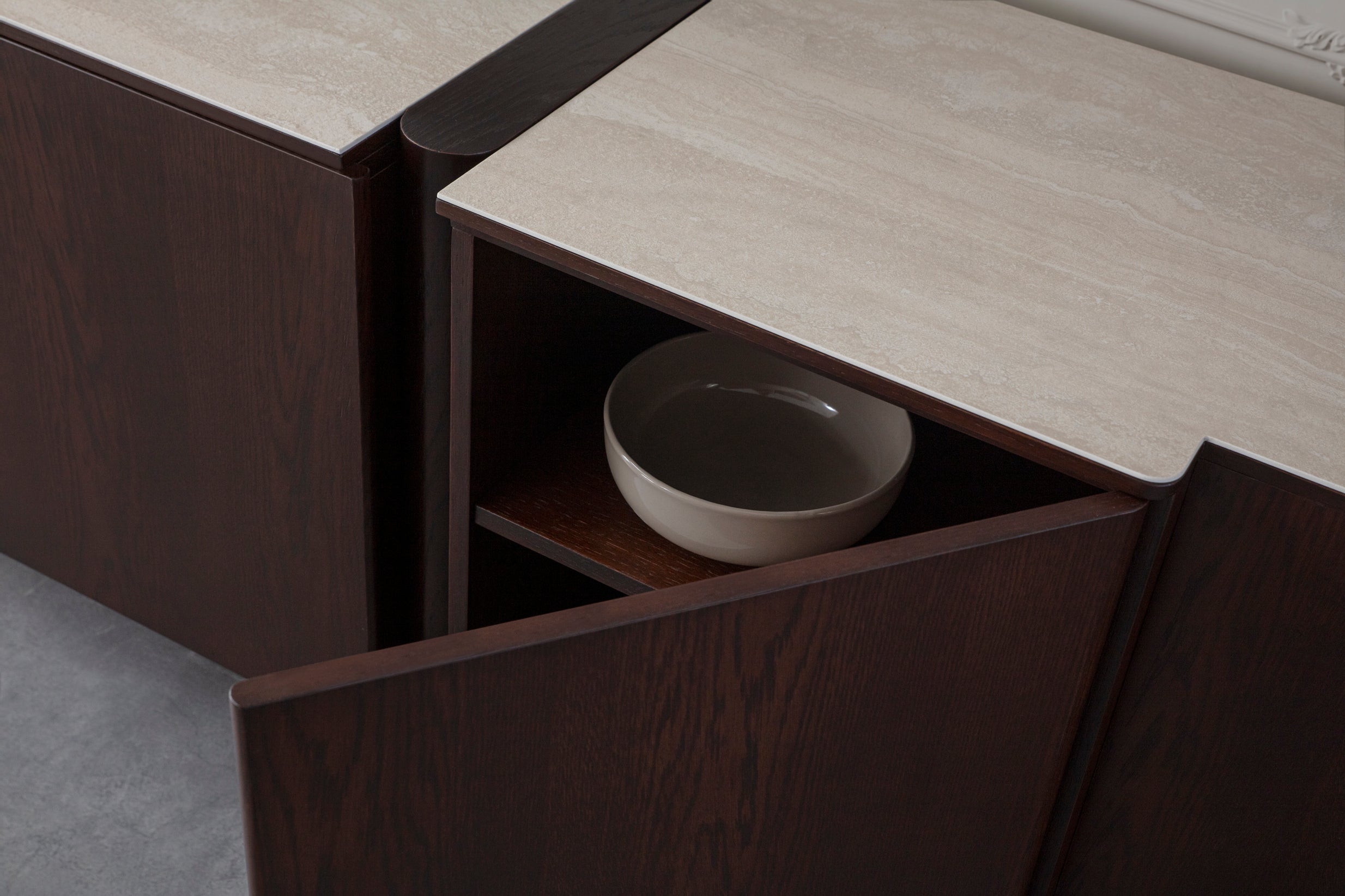 Бюфет «Alaska» с естествен фурнир, с размер 230х78х57см