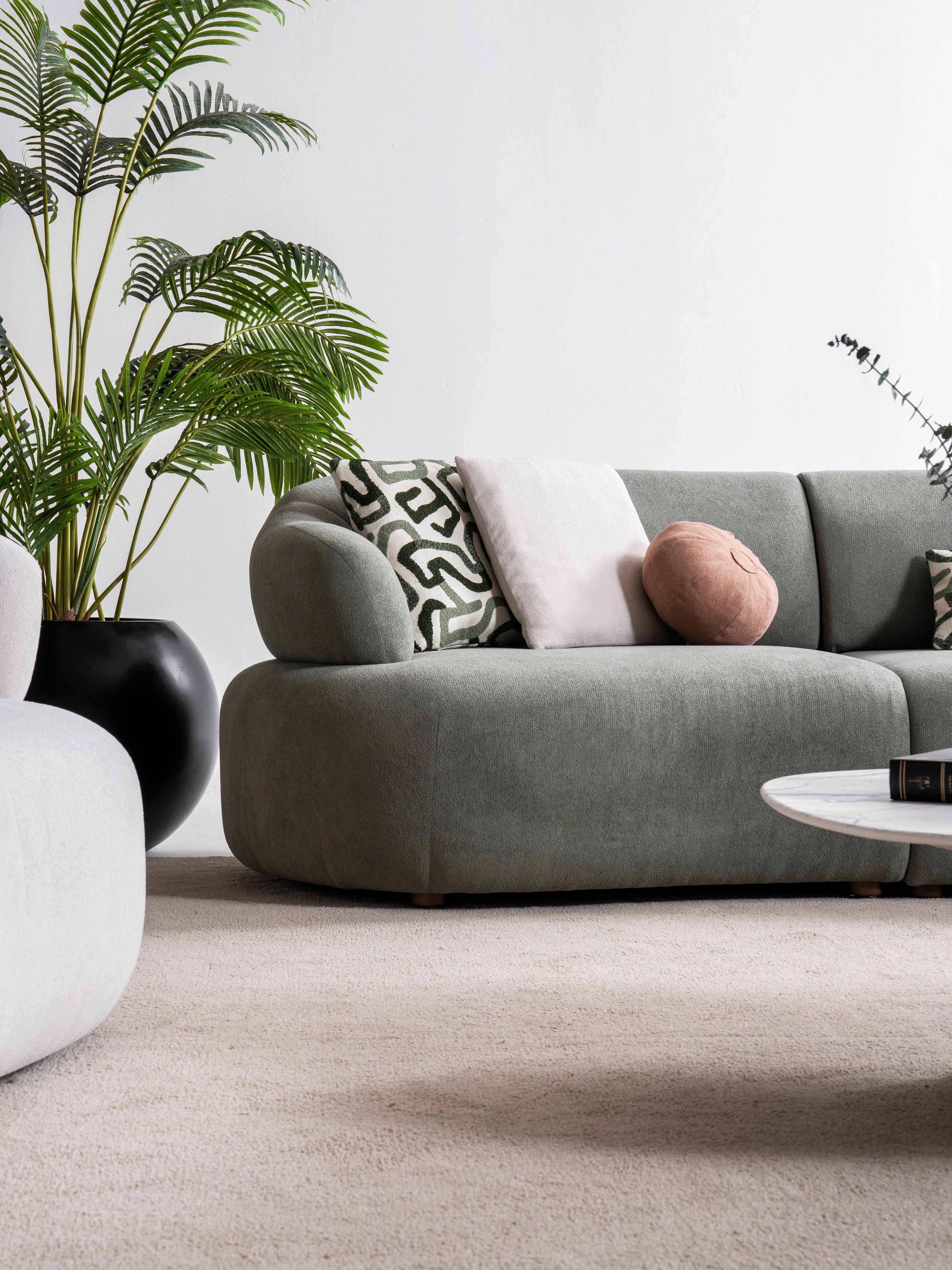 Петместен разтегателен диван «Mellow» + декоративни възглавници, ширина 335см