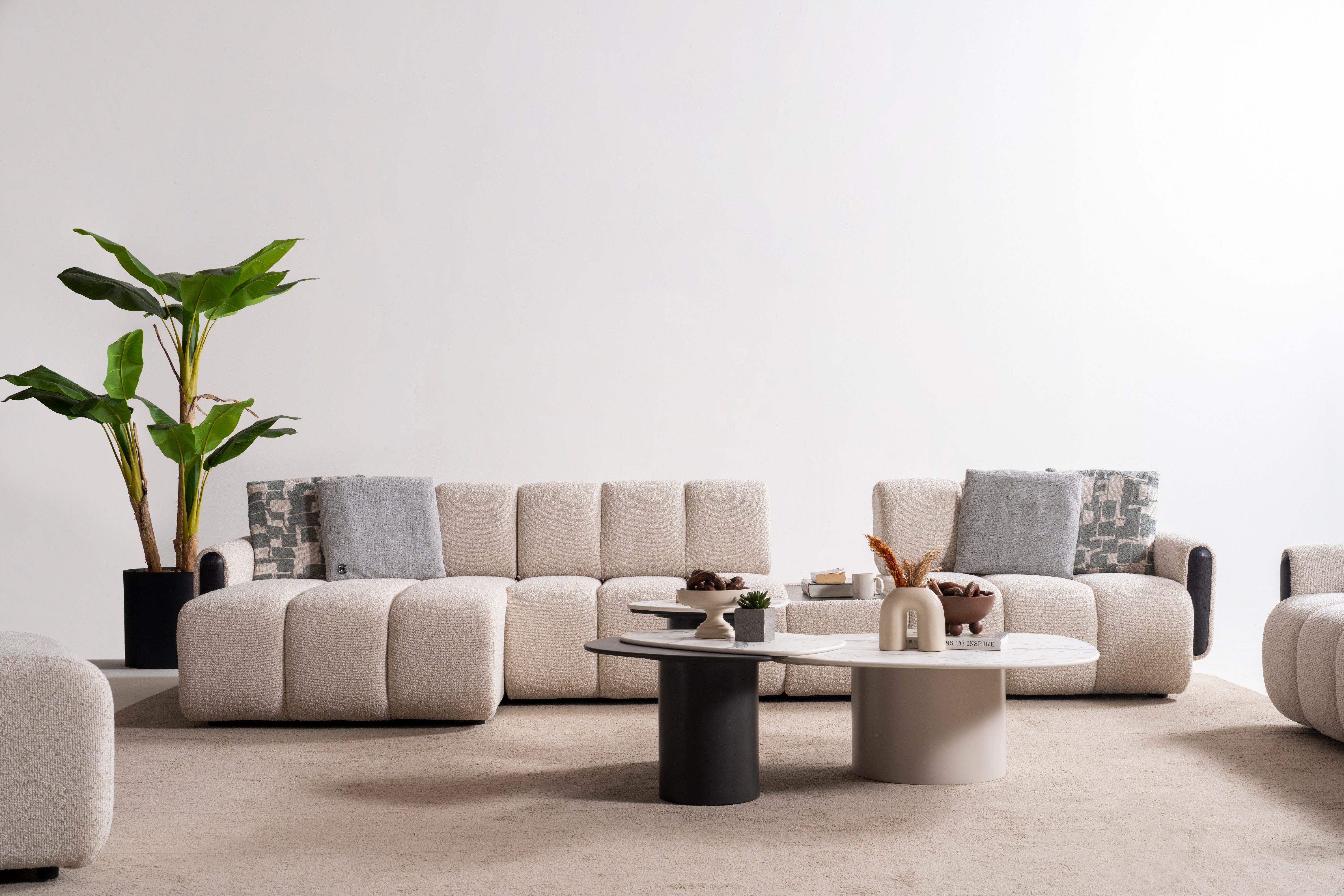 Модулен разтегателен диван «Rivian» + конзолна масичка, лежанка